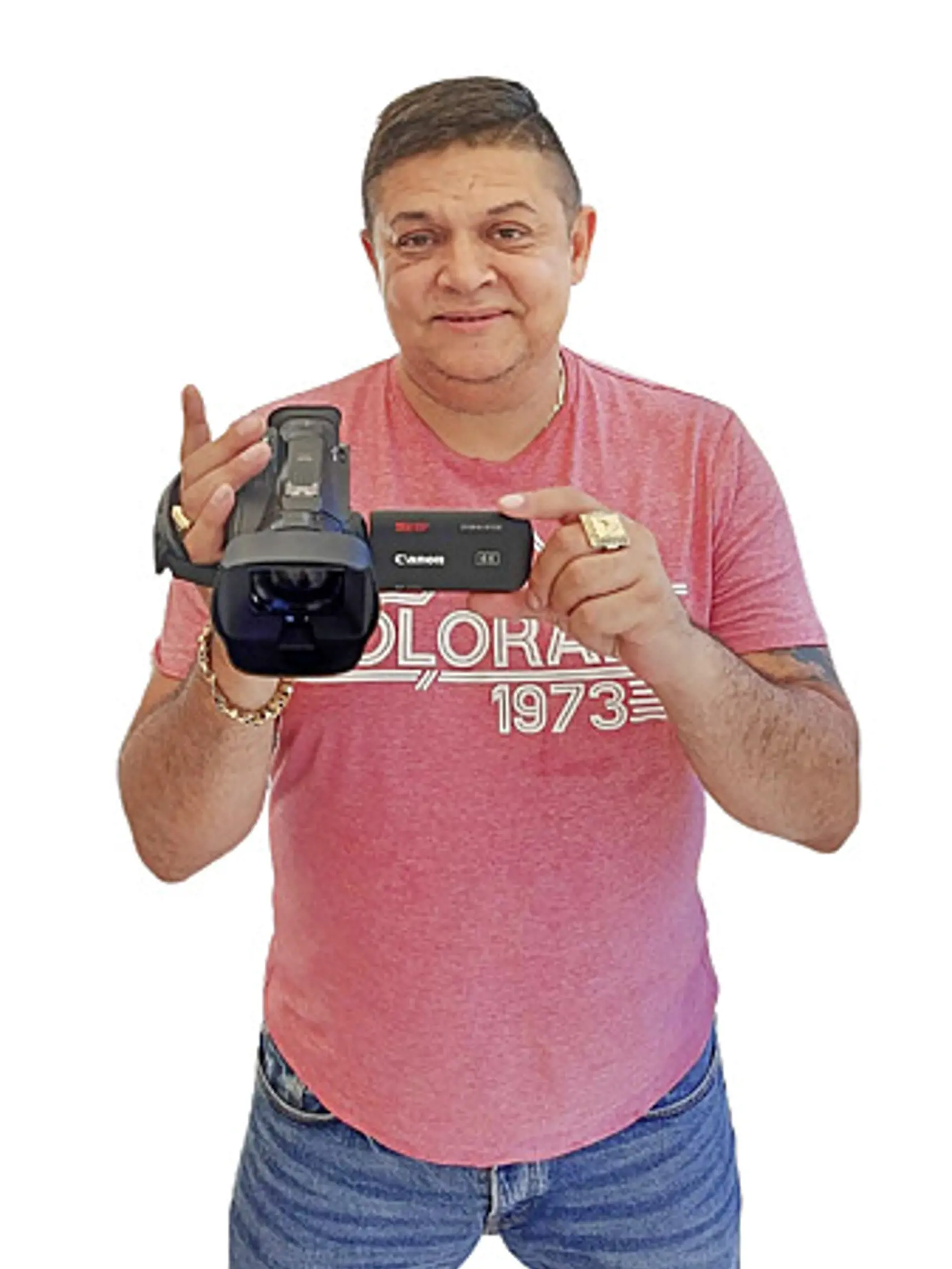 Hilár pracuje ako novinár na témach z rómskeho prostredia.