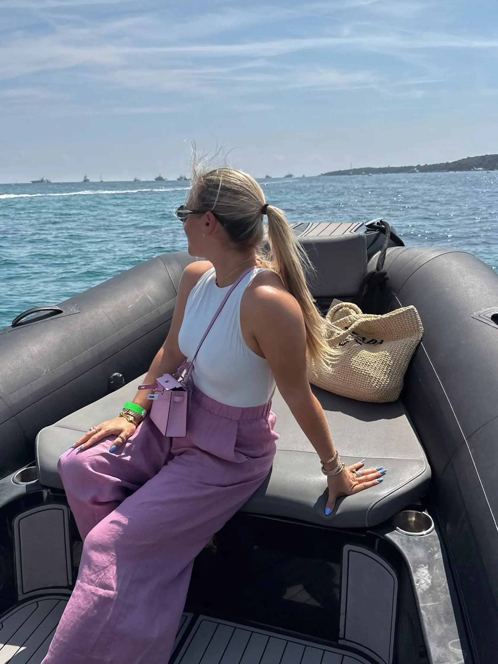 Dominika Cibulková si v Cannes užila aj plavbu člnom do luxusnej reštaurácie. Peňaženka musela veru zaplakať.