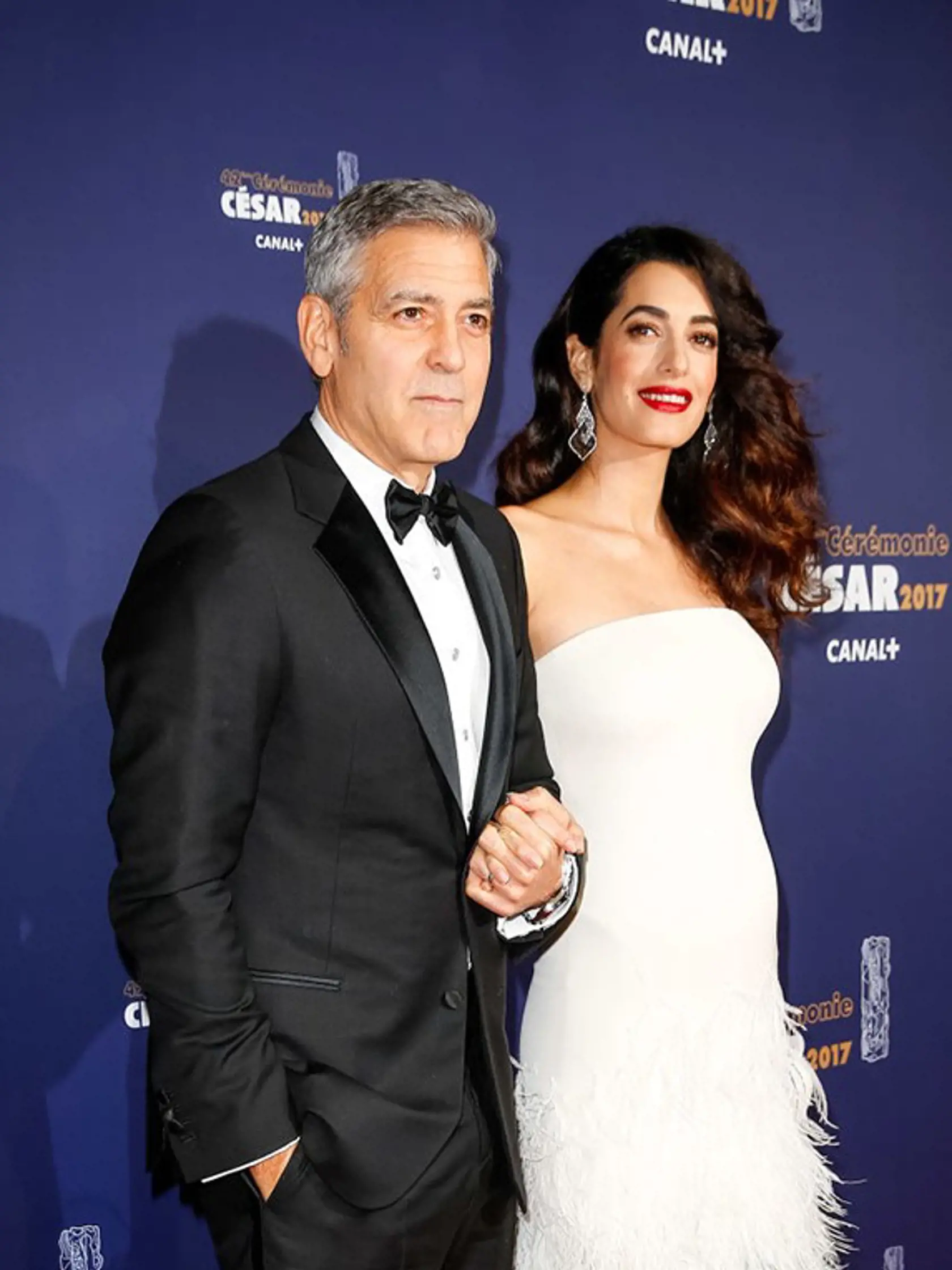 George Clooney sa nikdy nechcel ženiť a mať deti, no Amal Alamuddin to zmenila. Vzali sa v roku 2014 a v roku 2017 porodila dvojičky Ellu a Alexandra.