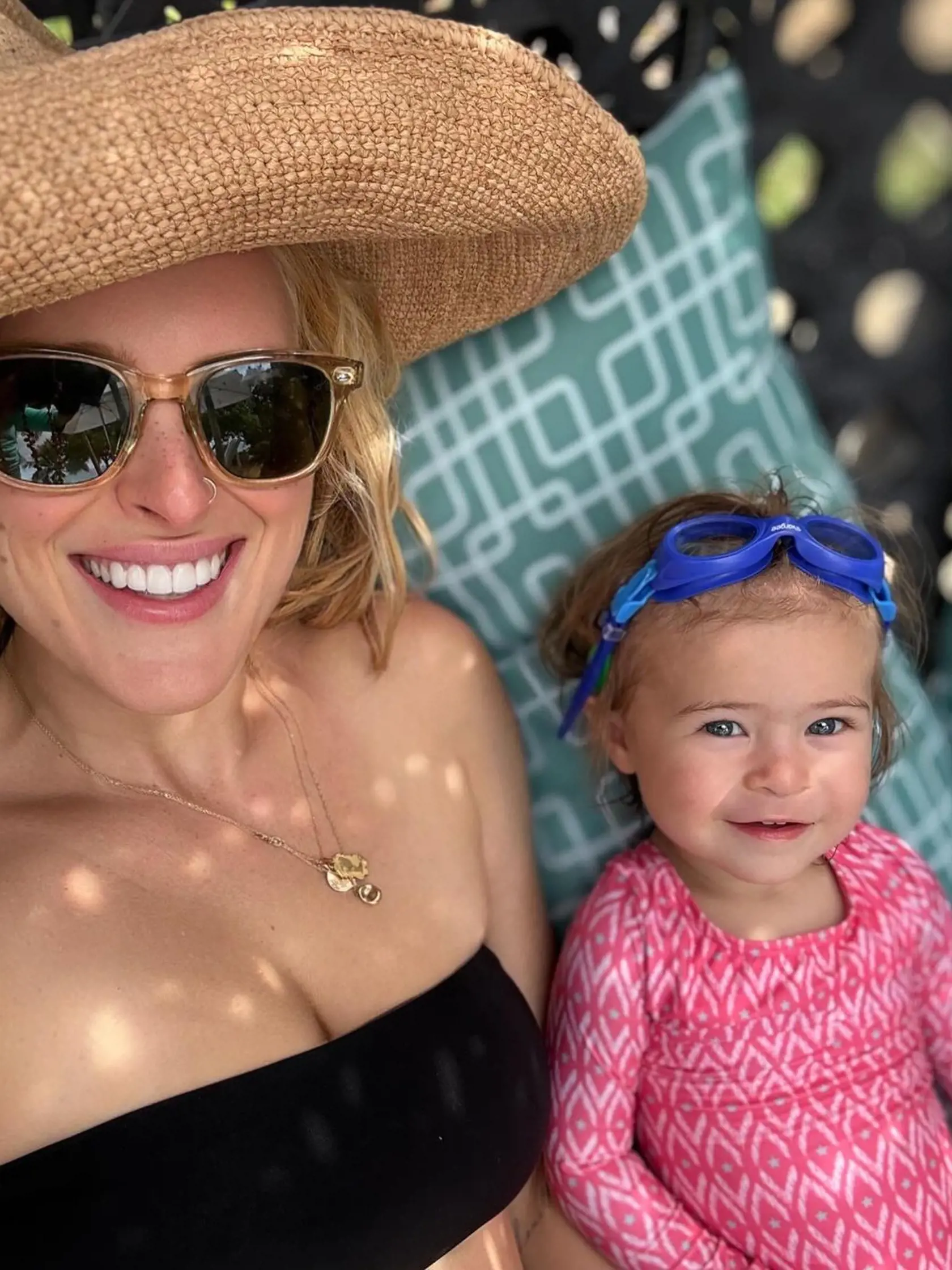 Rumer Willis s dcérou Louetta. Podľa fanúšikom vyzerá ako kópia svojho dedka, Brucea.