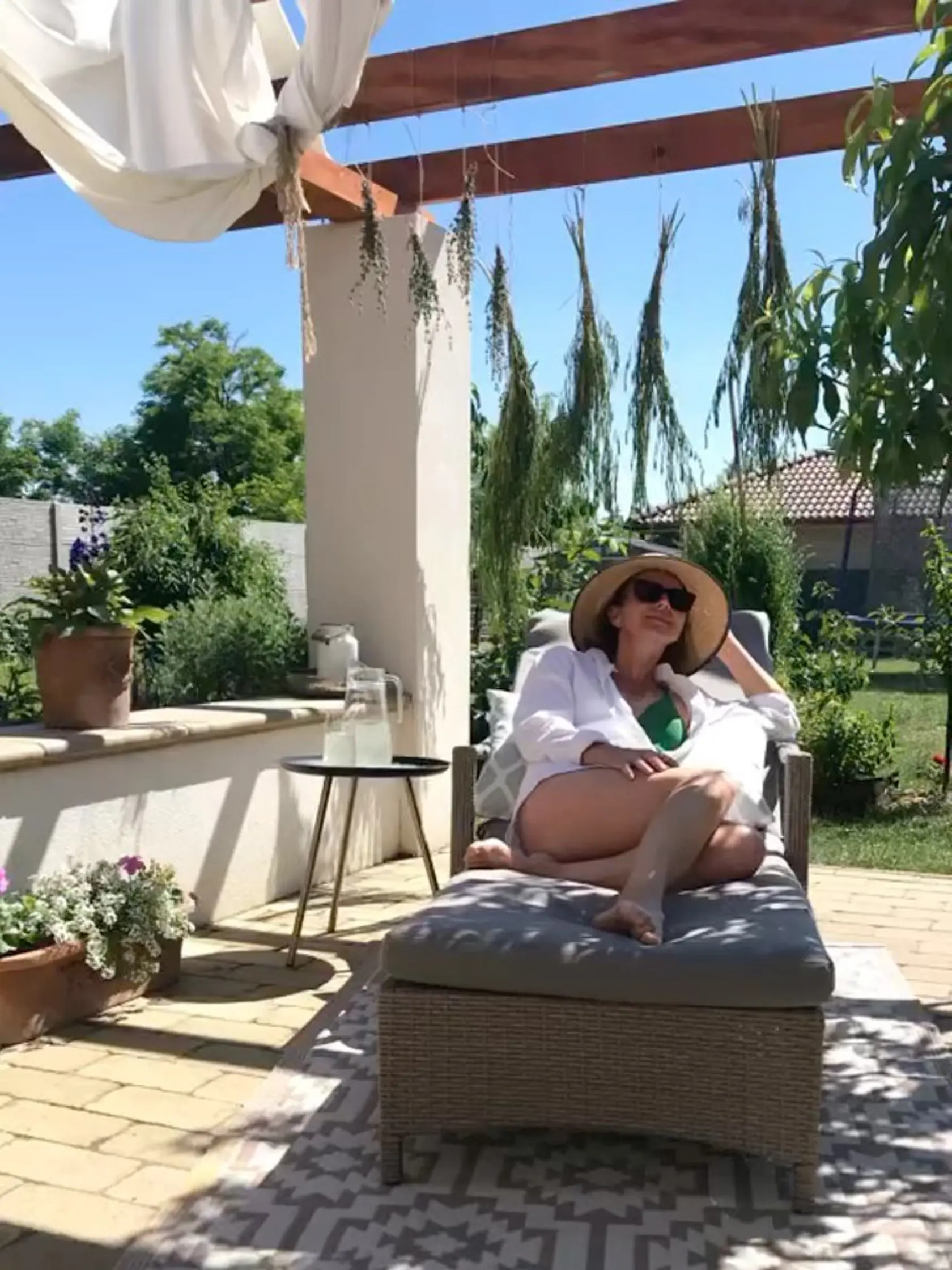 Viki Ráková si užíva dobré jedlo a čas s rodinou na vynovenej terase.