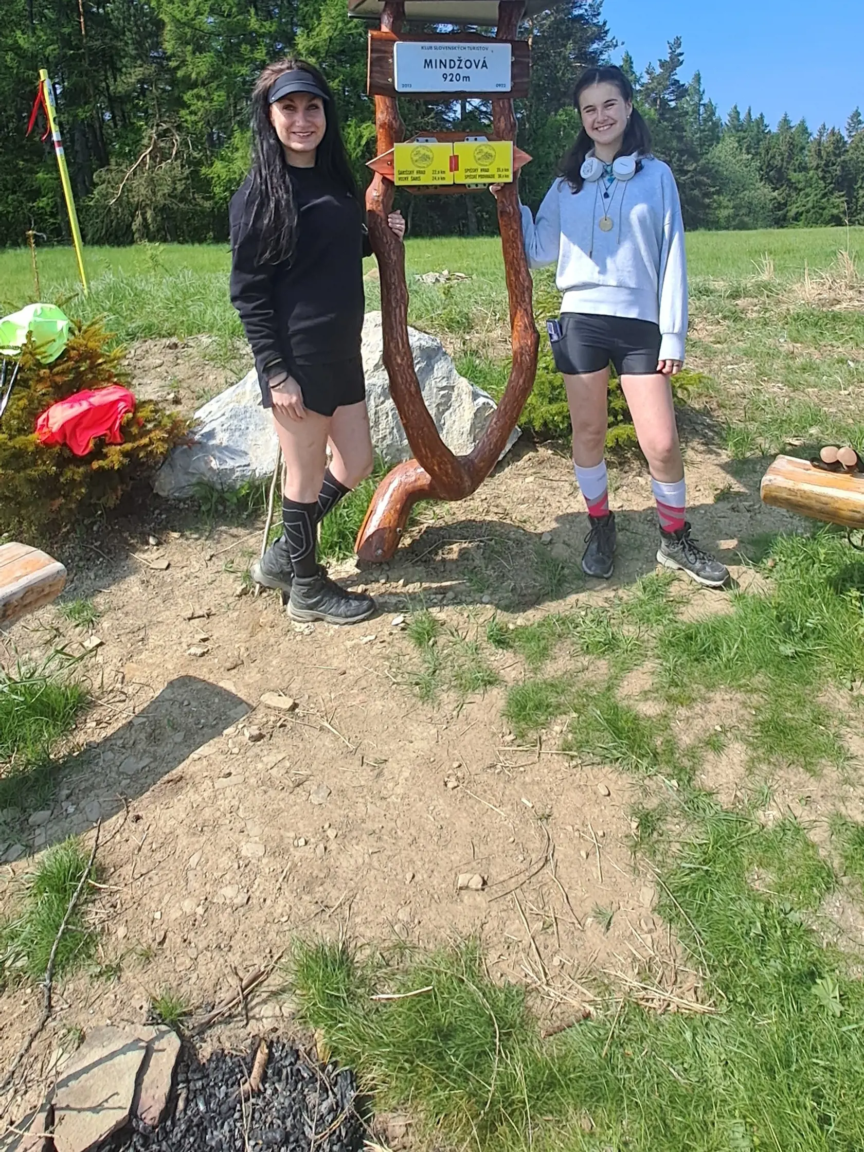 Ak chceli vidieť pekné výhľady, museli si ráno poriadne privstať.