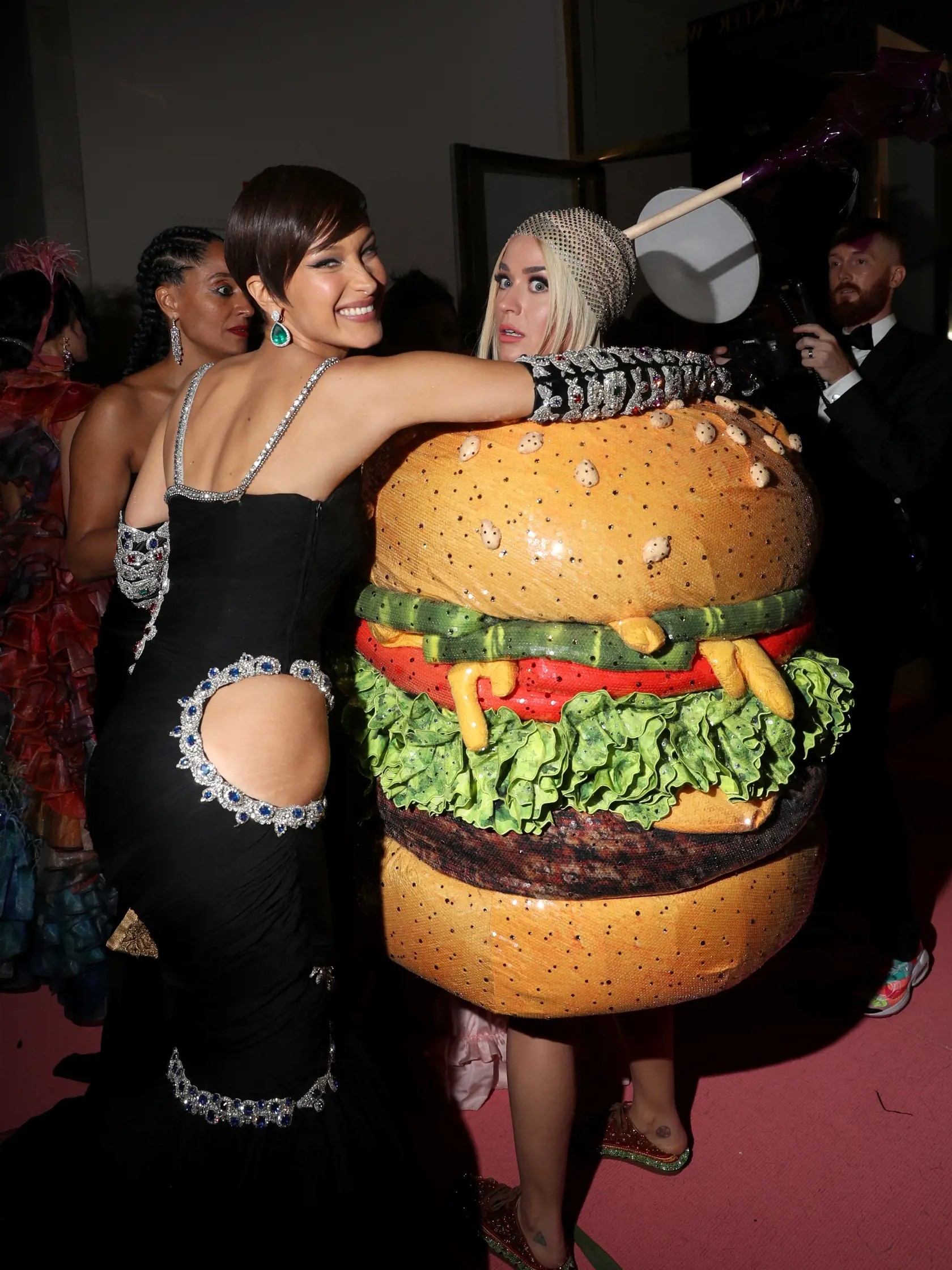 Katy Perry s modelkou Bellou Hadid
