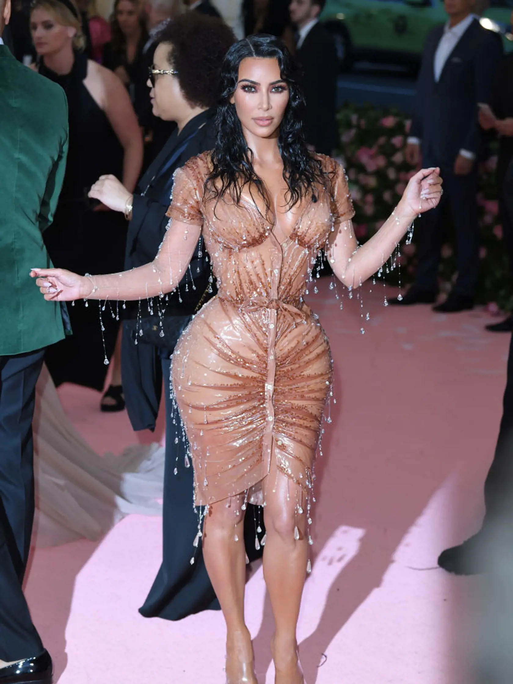 Kim Kardashian pôsobila akoby po nej stekala voda.