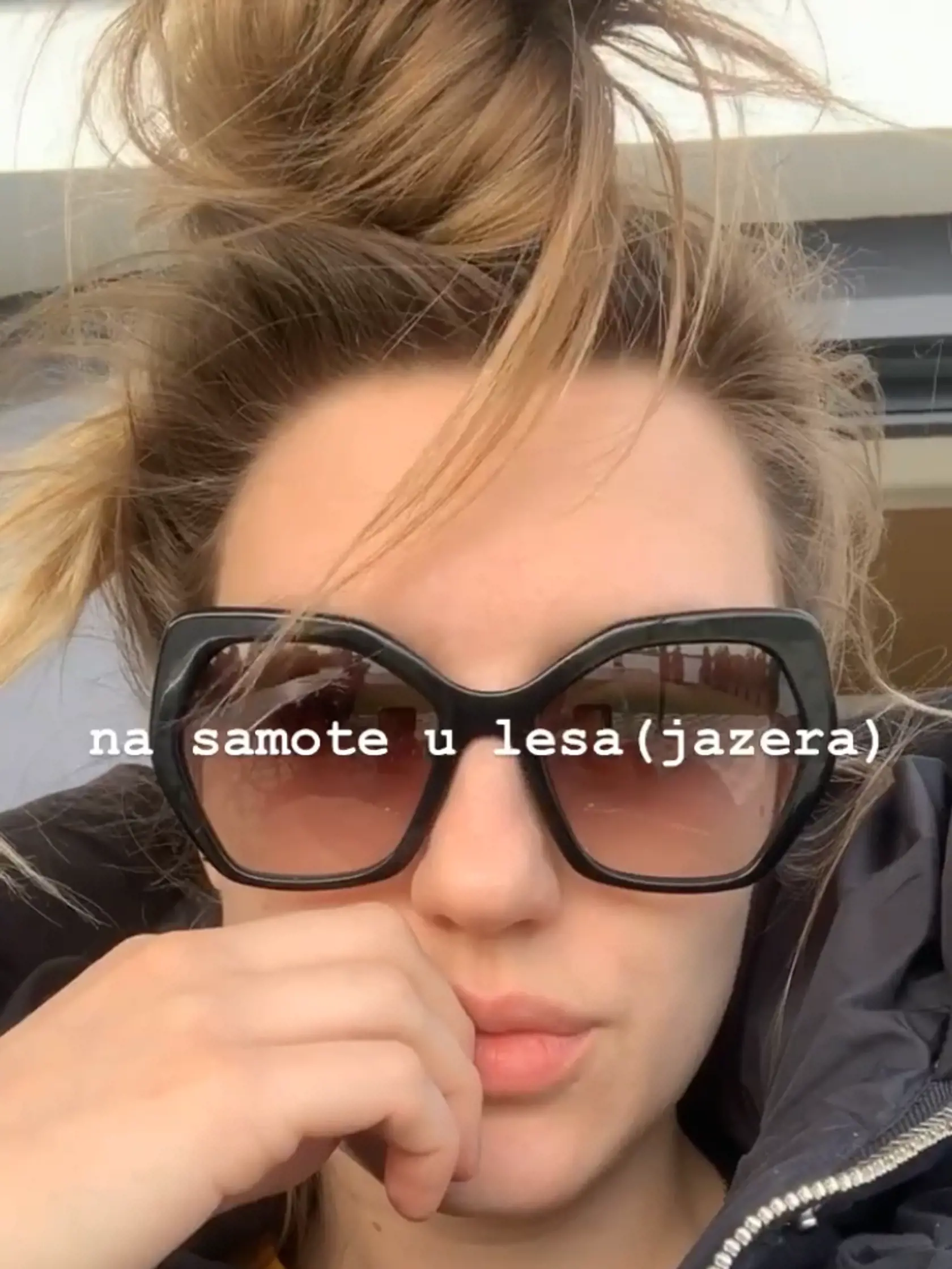 Materskú si užíva.