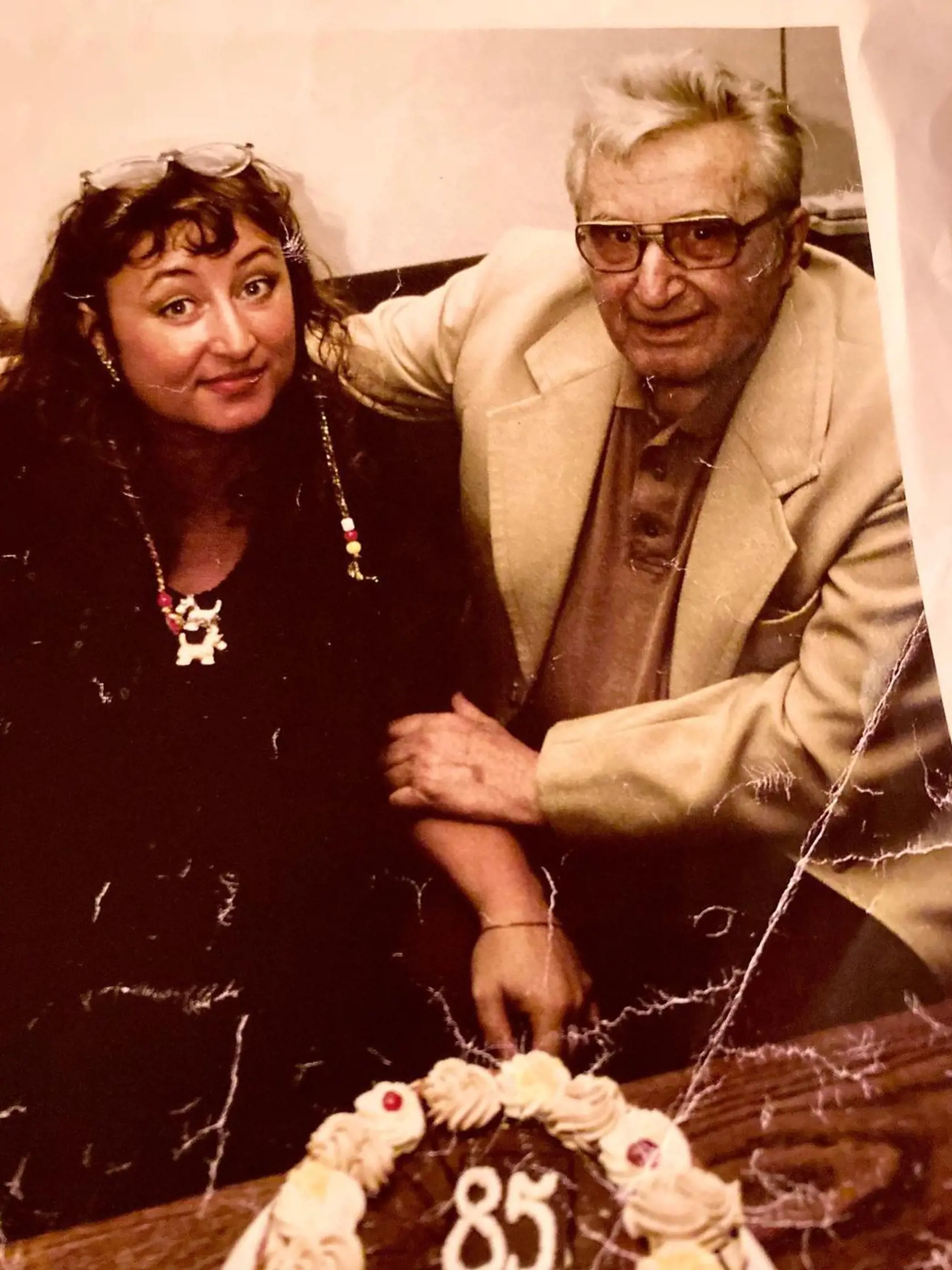 Životaschopnosť zdedila Halina zrejme po otcovi: Na torte svieti 85, ale jeho želaním bolo"spoznať celý svet".