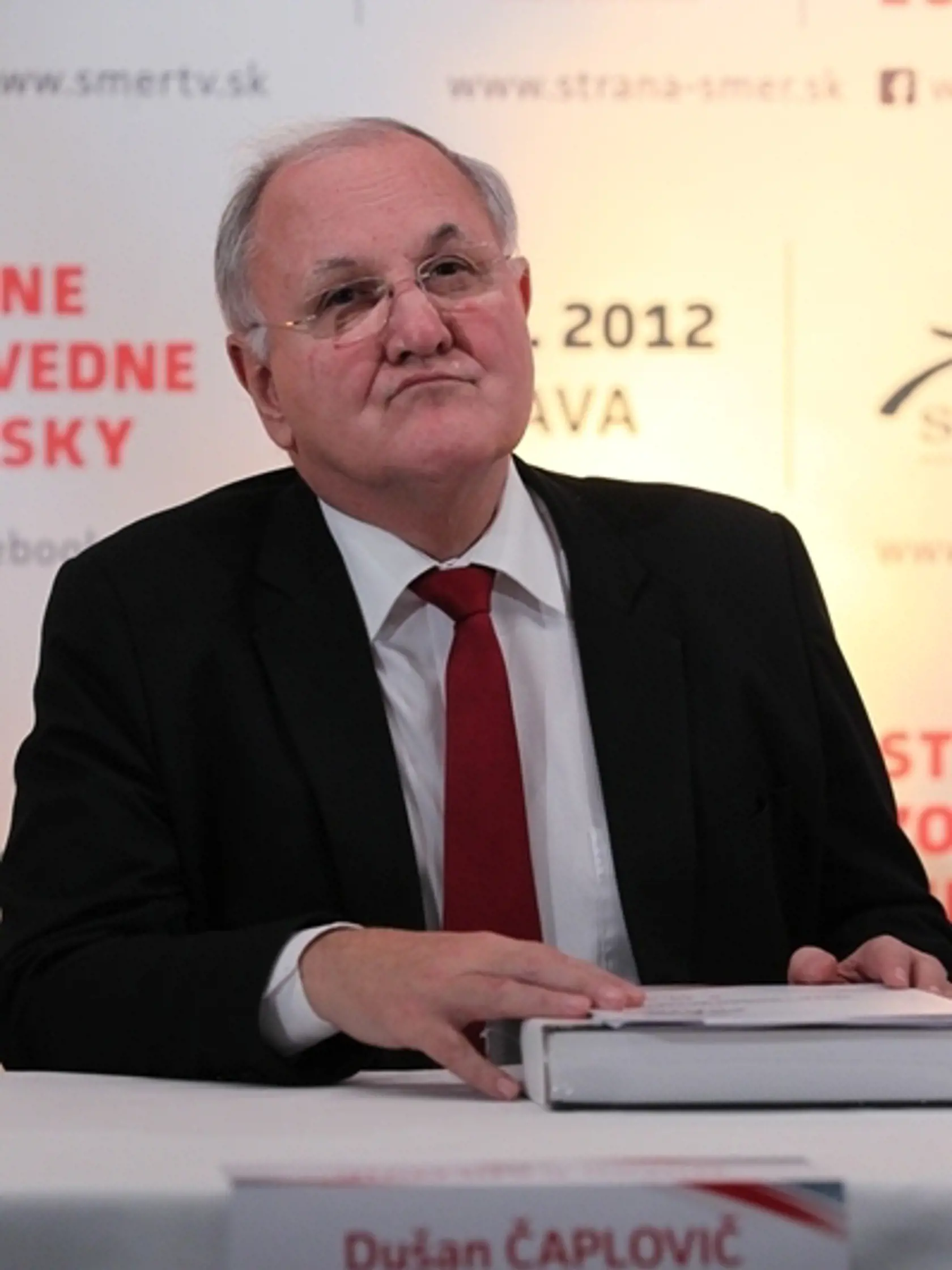 V práci veľakrát rekordy nelámu, zato nás bavia svojimi výrokmi či mimikou. Aj rok 2013 priniesol veľa zábavy aj v politike.