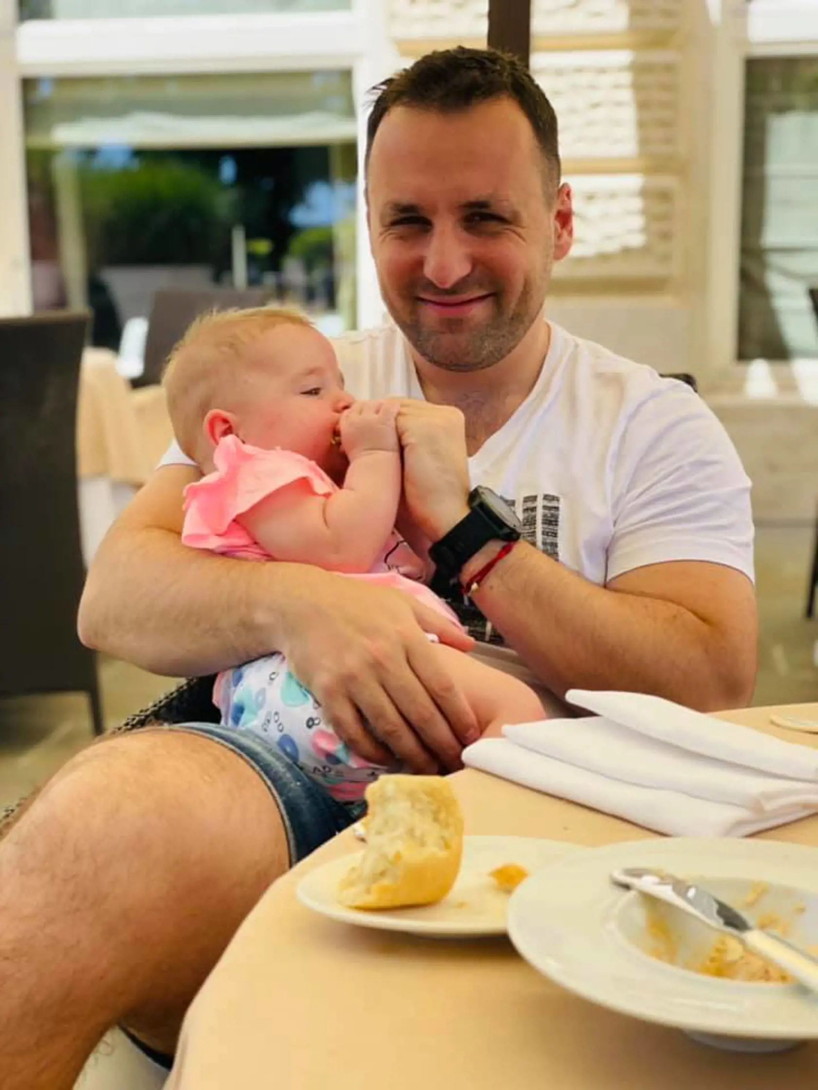 Dovolenku s dcérkou si užíva aj jej partner Ľubomír Klčo.