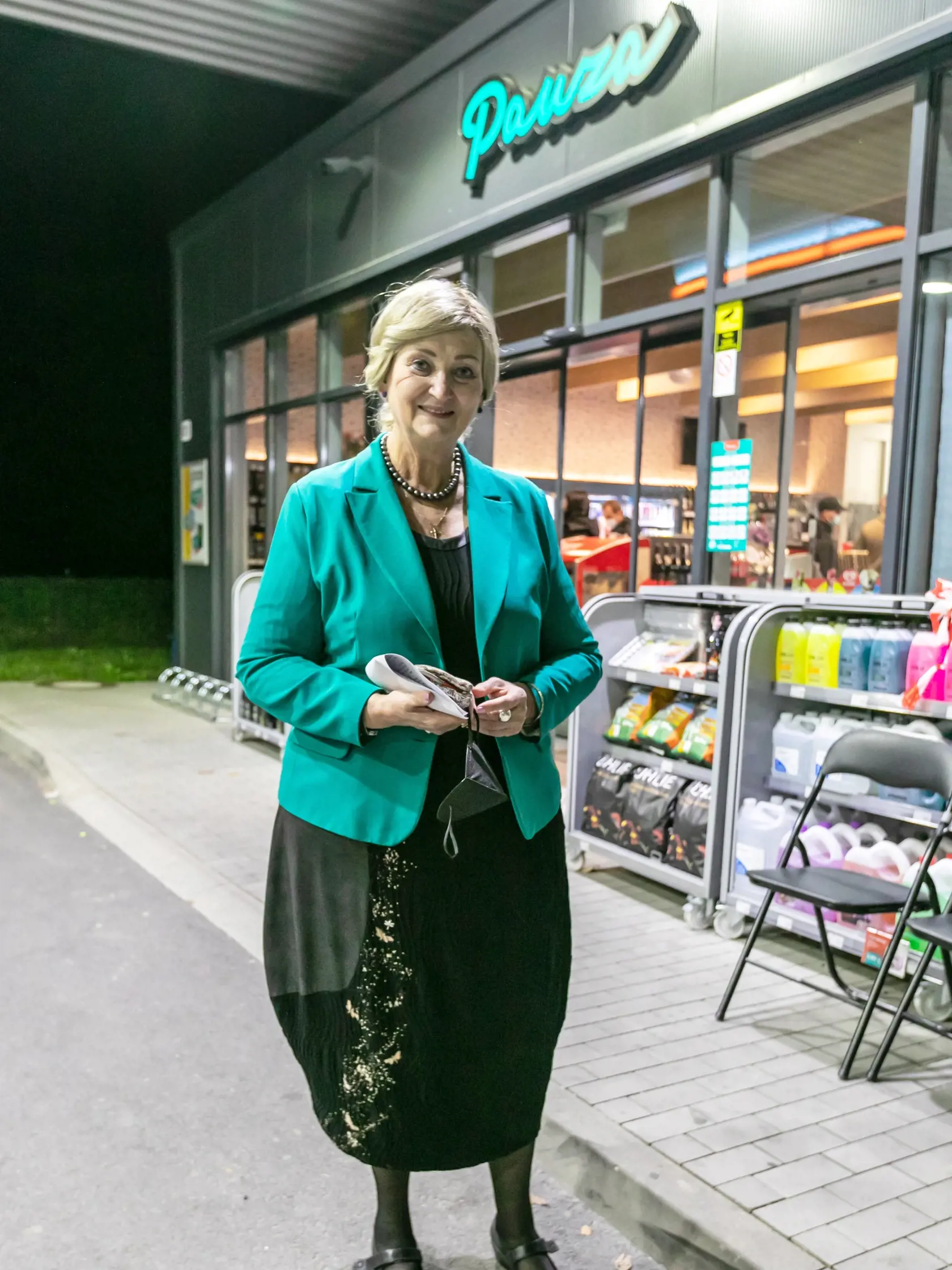 Na snímke je poslankyňa NRSR Anna Záborská počas natáčania slovenského seriálu Pumpa. 