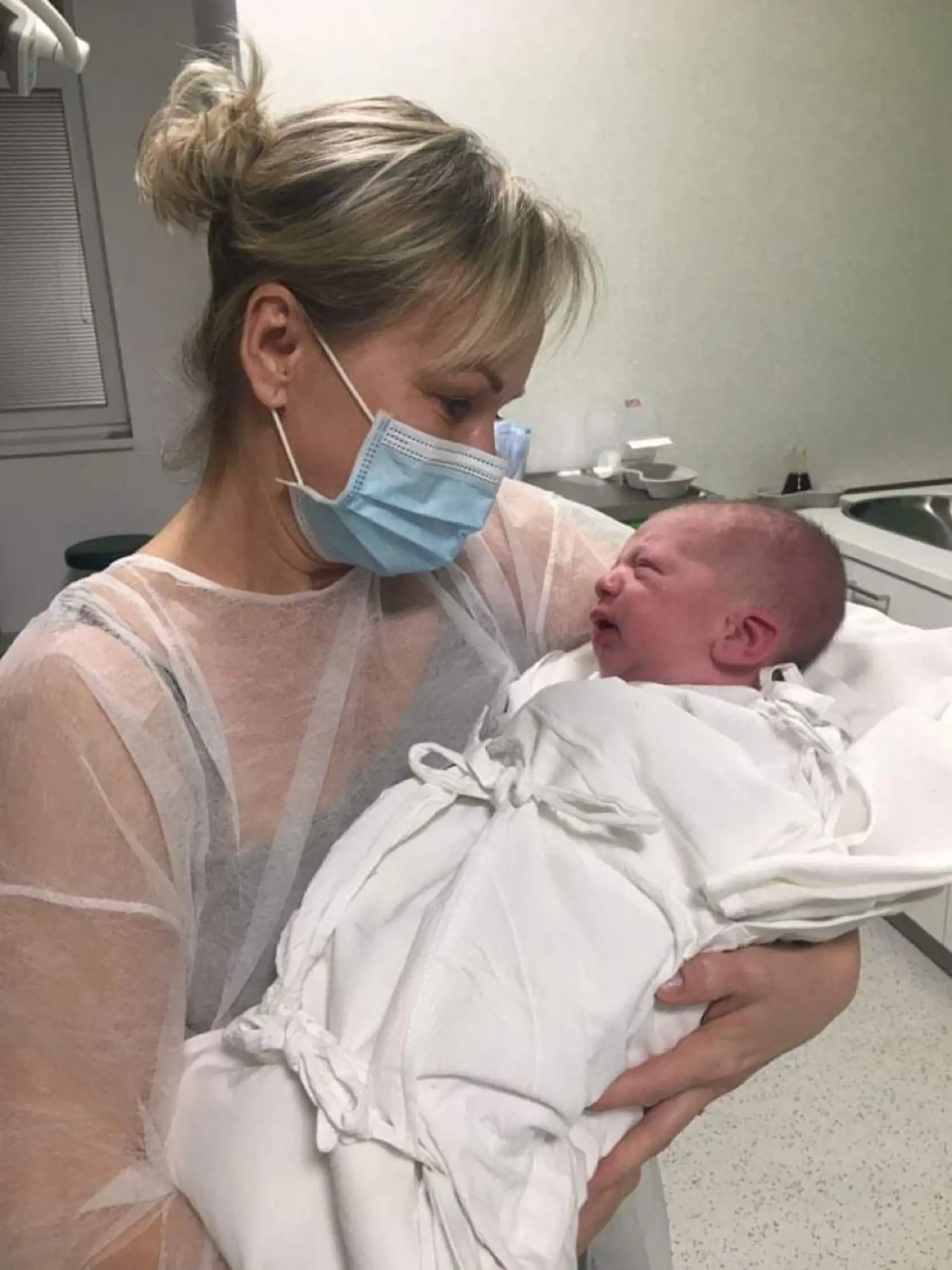 Babka Beáta bola pri narodení svojho vnúčika, aby podporovala všemožne svoju milovanú dcéru Megan.