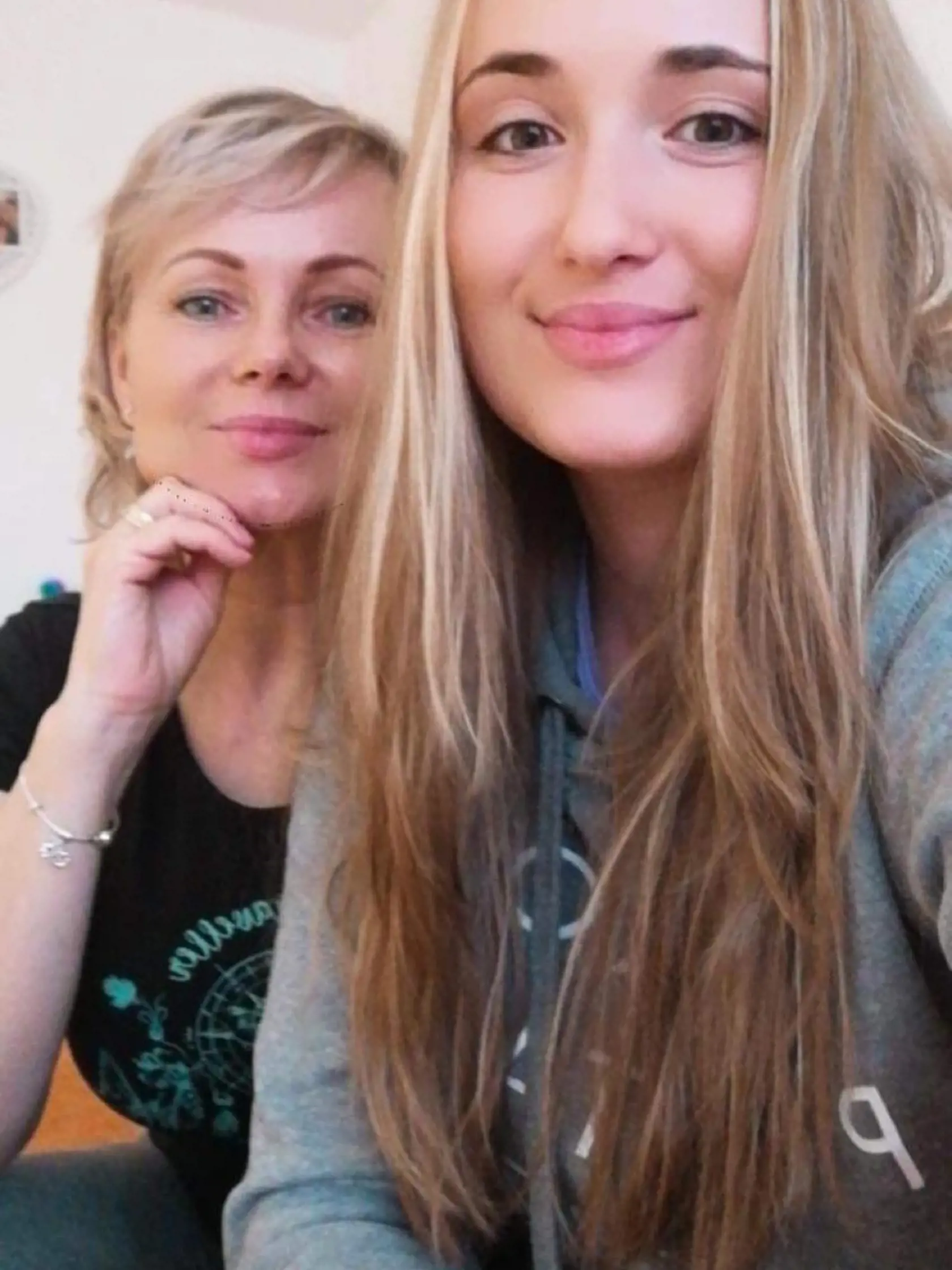 Mama Beáta a dcéra Megan.