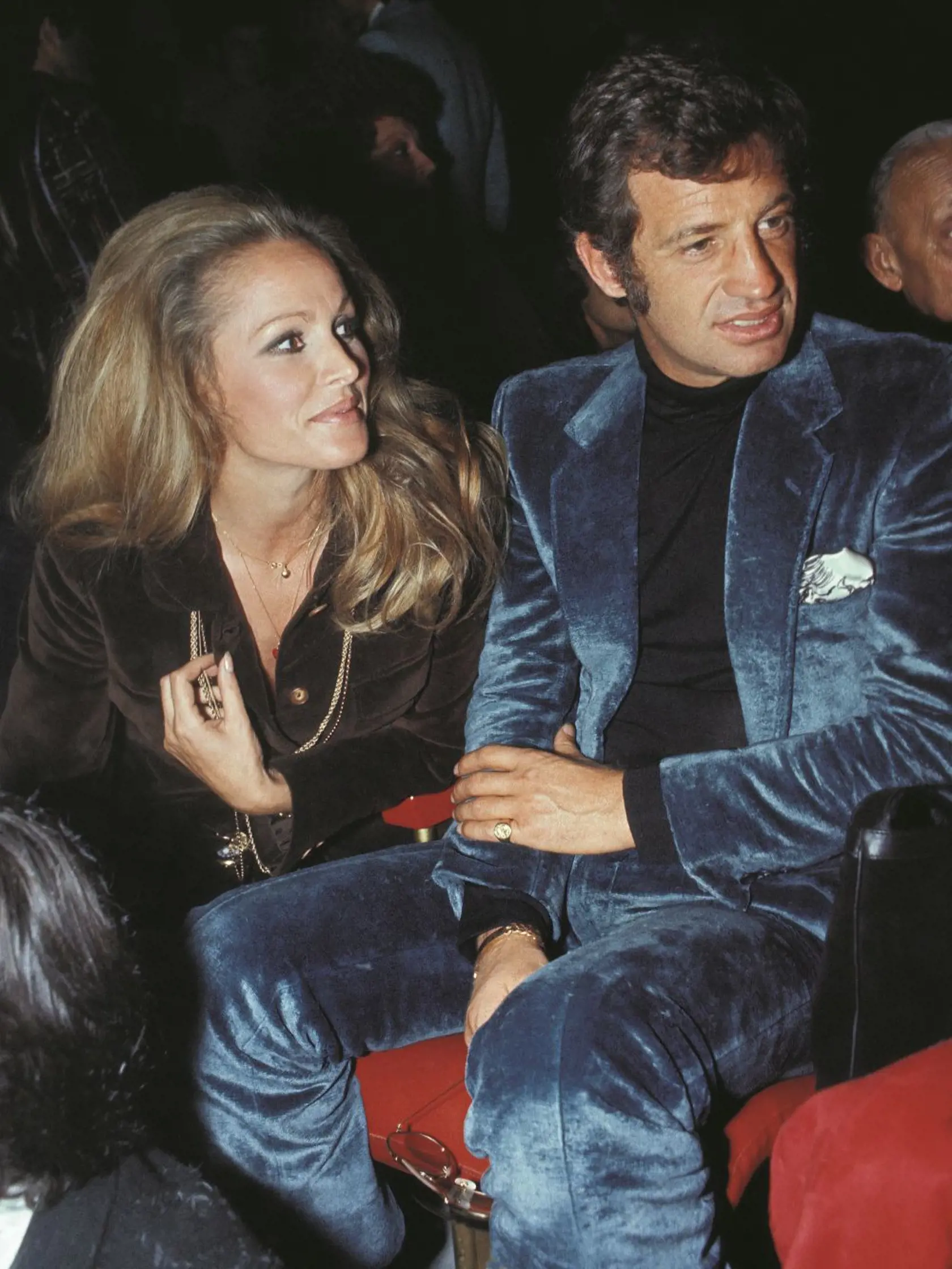 Jean-Paul Belmondo et Ursula Andress, circa 1970 en France . (Photo by Giancarlo BOTTI/Gamma-Rapho via Getty Images)