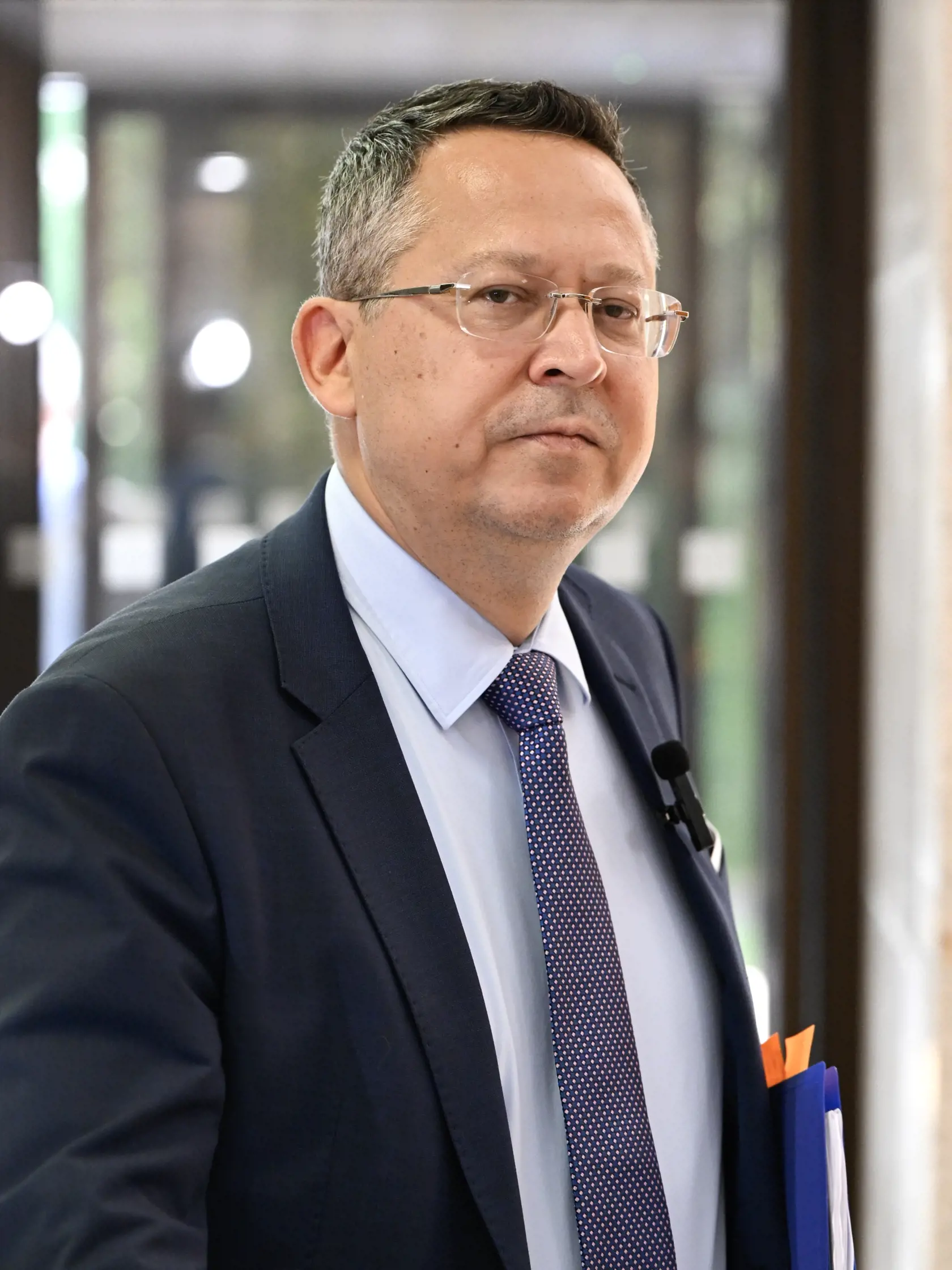 Na snímke minister financií SR Ladislav Kamenický (Smer-SD) prichádza na 42. rokovanie vlády SR 9. júla 2024 v Bratislave. FOTO TASR - Pavel Neubauer