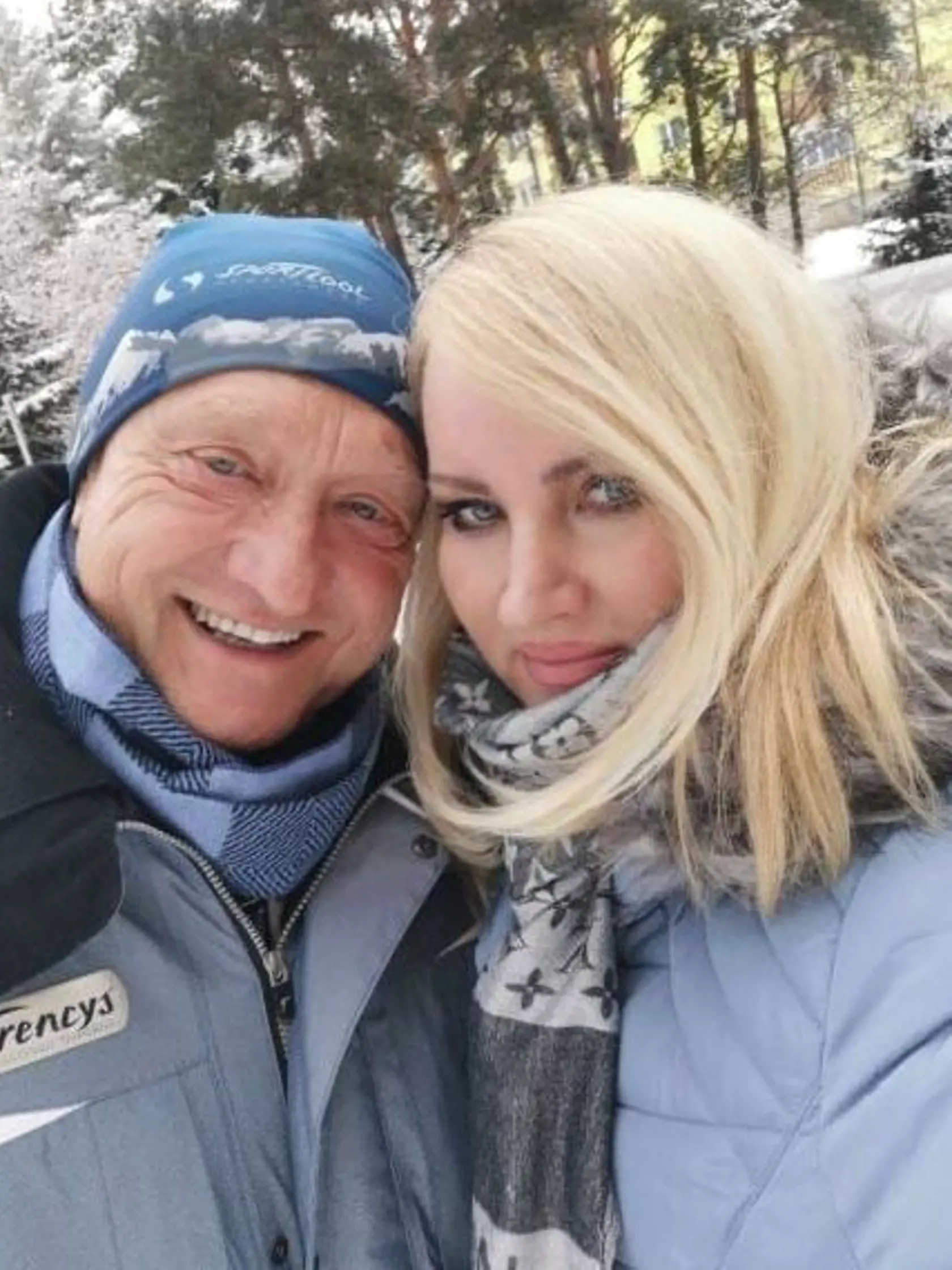 Ľubomír Paulovič so svojou láskou fotografkou Lollou Fukari.