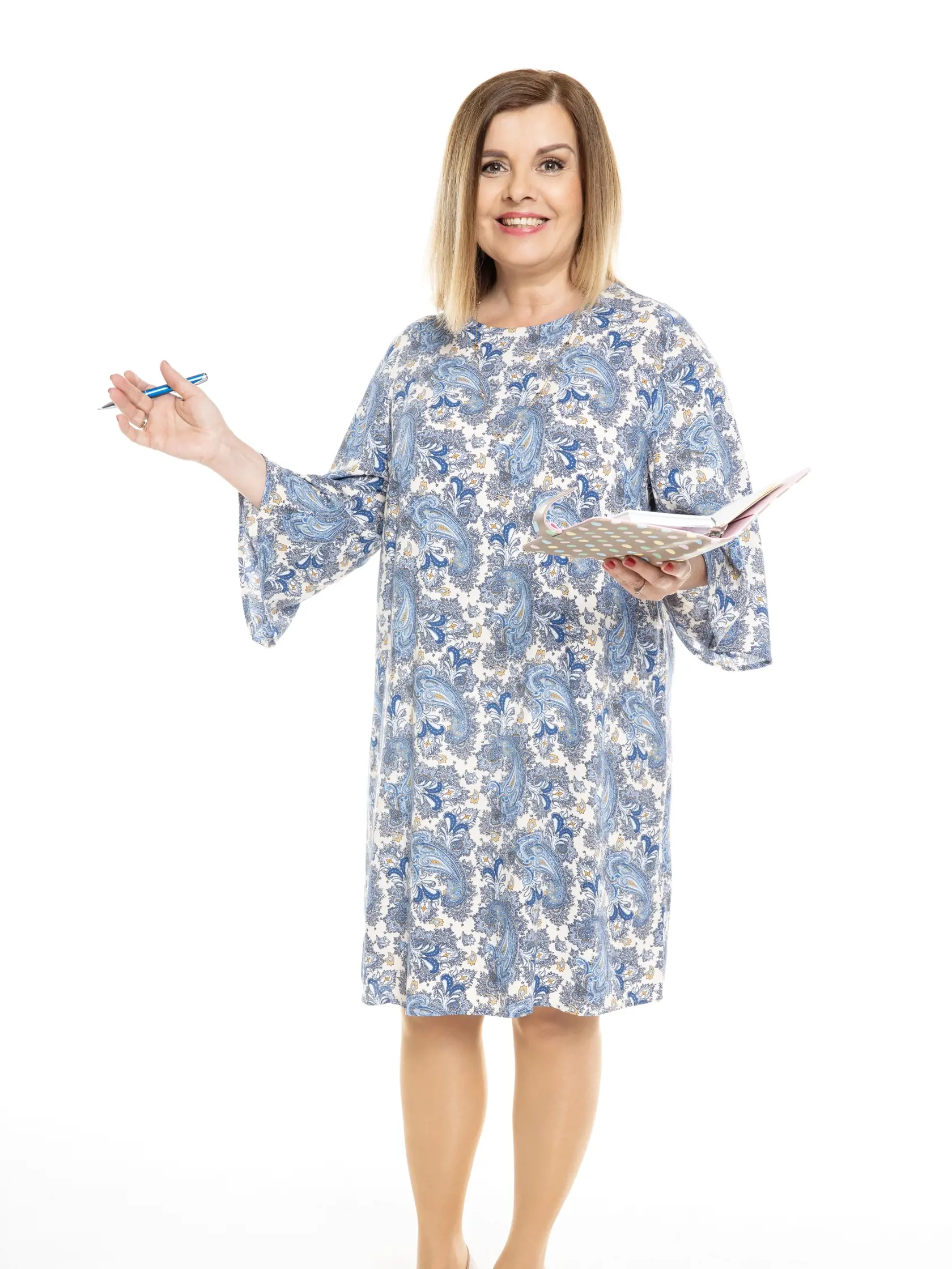 Zuza Stromokocúrová (Zuzana Tlučková ) ostane stále obchodníčkou s e-shopom. Ale kostymérky dopriali aj jej postave sviežejší a modernejší outfit. A Zuza v ňom doslova omladla.