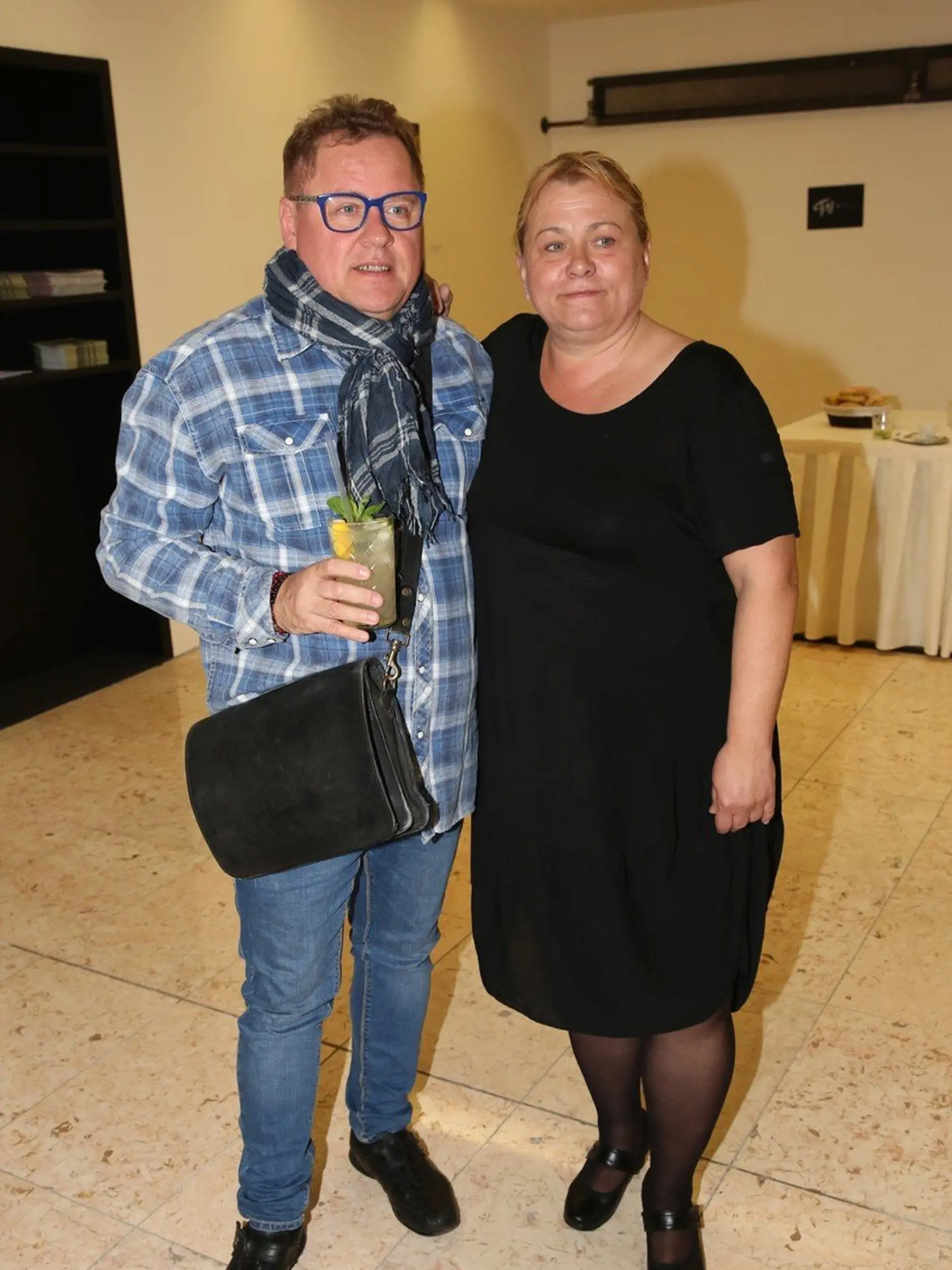 Kto by si nepamätal hlášku z legendárneho filmu Sněženky a machři, ktorou český herec Václav Kopta (54) zdržiaval lyžiarskeho inštruktora Vláďu Brťka, ktorého hral Pavel Marek (63)?