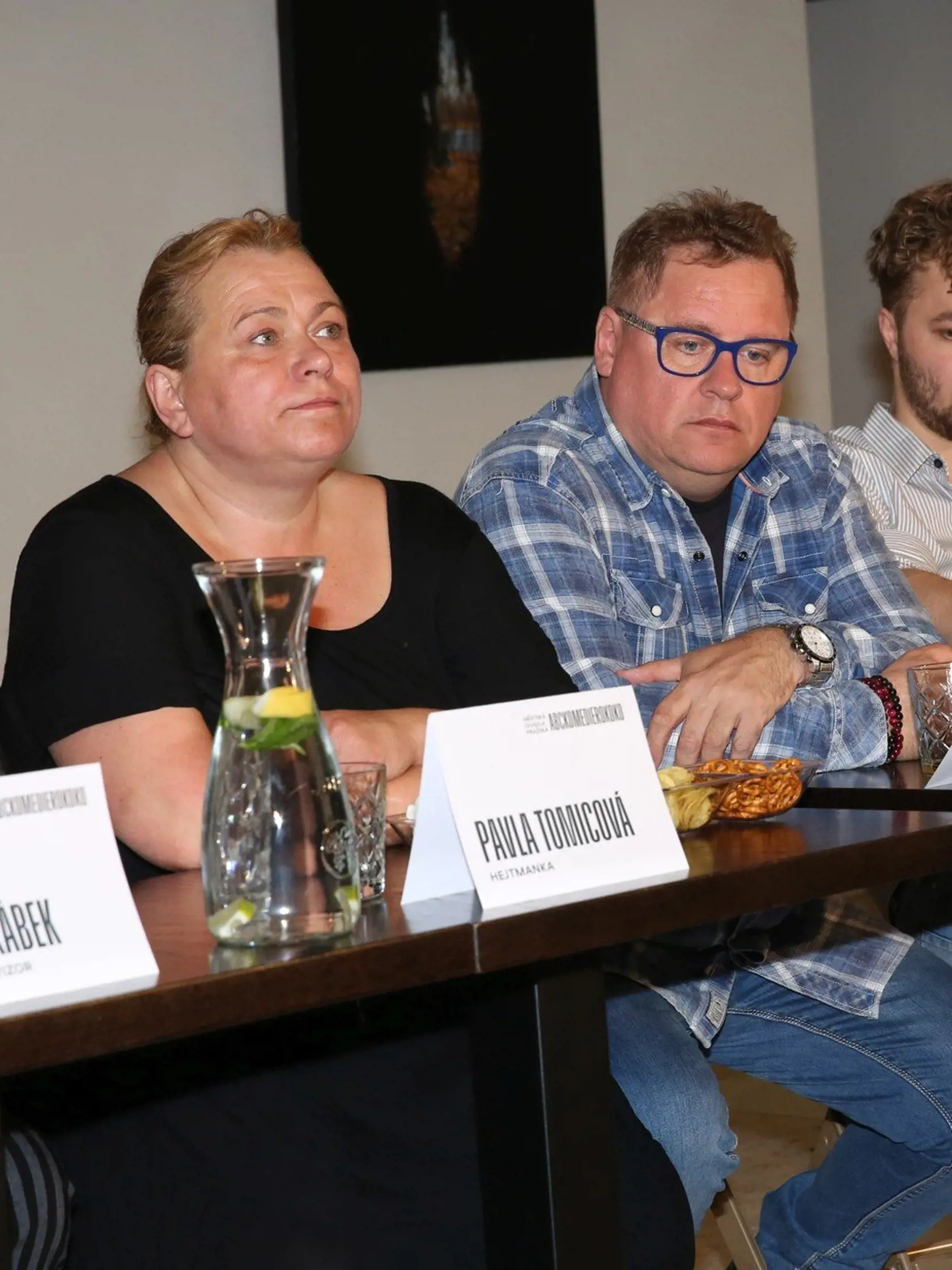 Kto by si nepamätal hlášku z legendárneho filmu Sněženky a machři, ktorou český herec Václav Kopta (54) zdržiaval lyžiarskeho inštruktora Vláďu Brťka, ktorého hral Pavel Marek (63)?