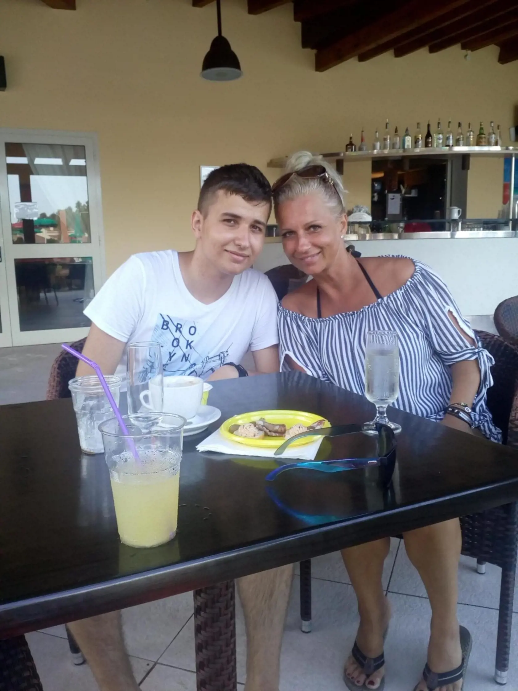 Lenka Čviriková Hriadelová so synom Samkom