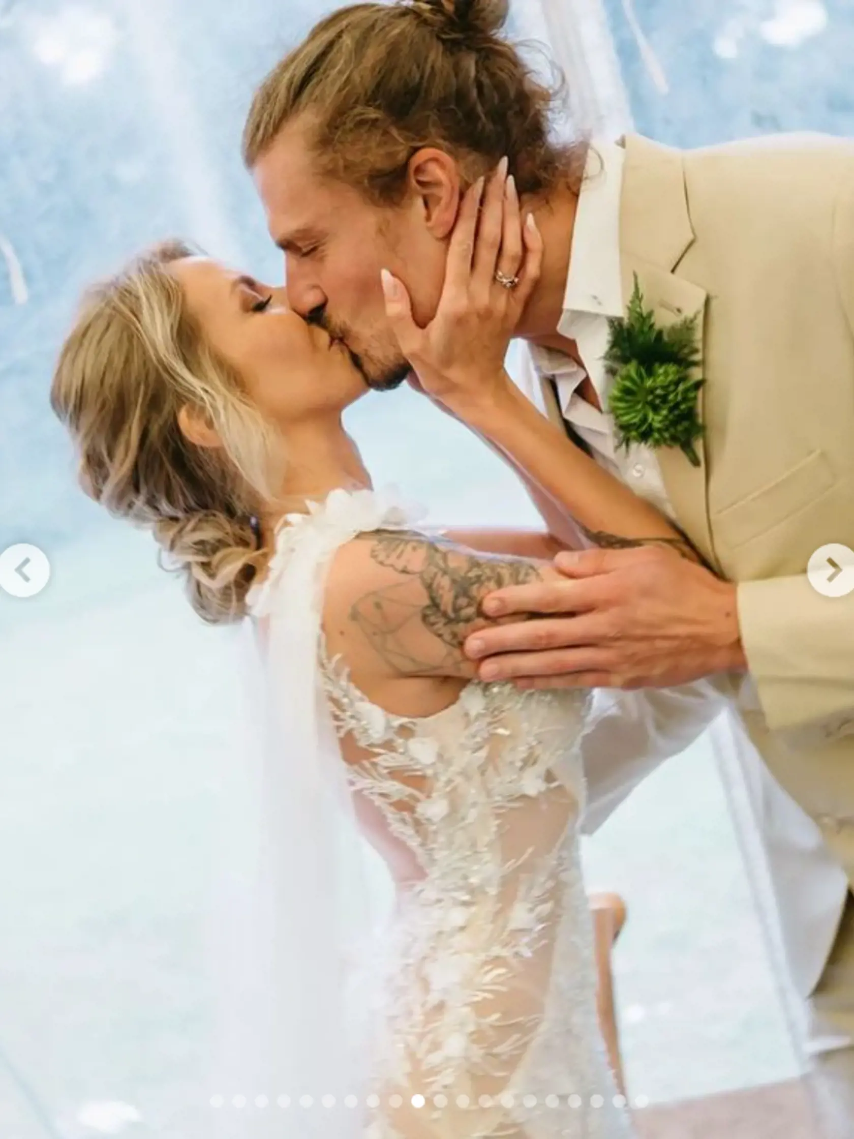 Ján Bakala a jeho krásna manželka Claudia sa pochválili svadobnými fotkami.