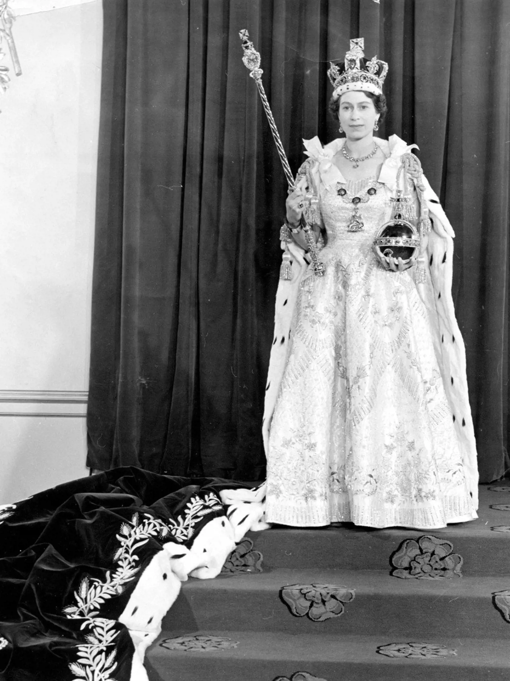 April 21, 2017 - FILE PHOTO - Britain's QUEEN ELIZABETH, the world's oldest and longest-reigning monarch, celebrates her 91st birthday. Pictured: June 2, 1953 - London, England, U.K. - QUEEN ELIZABETH II has been crowned at a coronation ceremony in Westminster Abbey in London. In front of more than 8,000 guests, including prime ministers and heads of state from around the Commonwealth, she took the Coronation Oath and is now bound to serve her people and to maintain the laws of God., Image: 2101