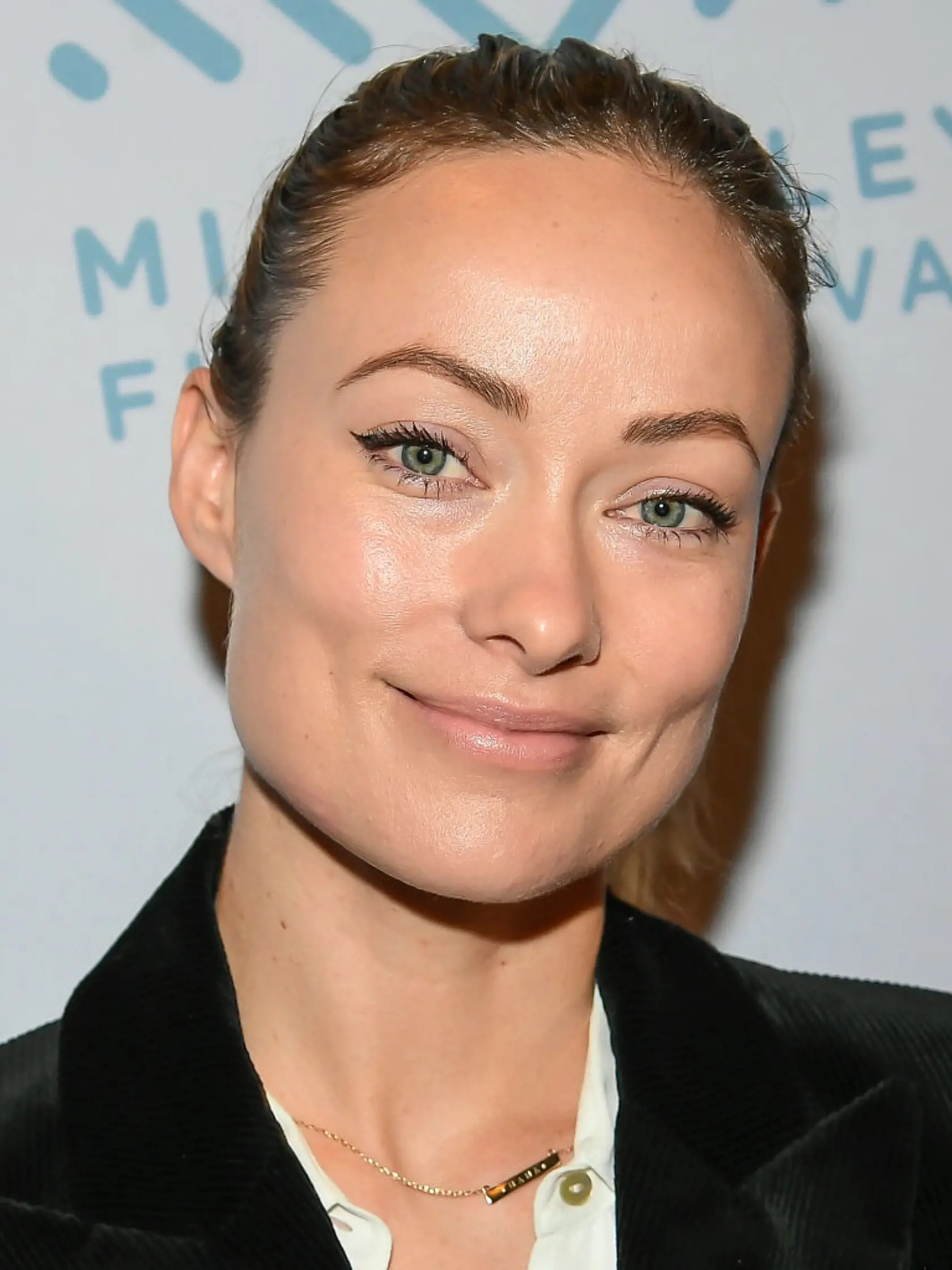 Írsko-americká herečka a aktivistka Olivia Wilde svoje oči bez probémov ukáže.
