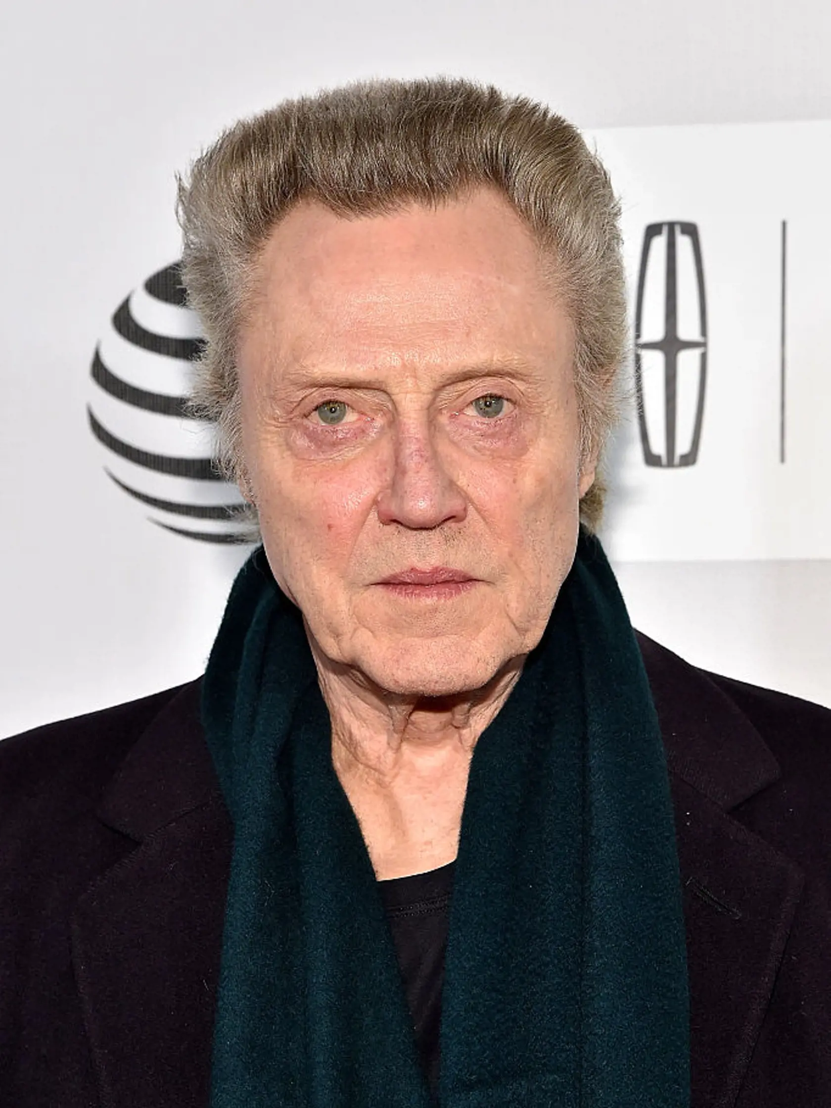 Christopher Walken má naozaj magické oči – modré s vnútornými zelenými kruhmi.