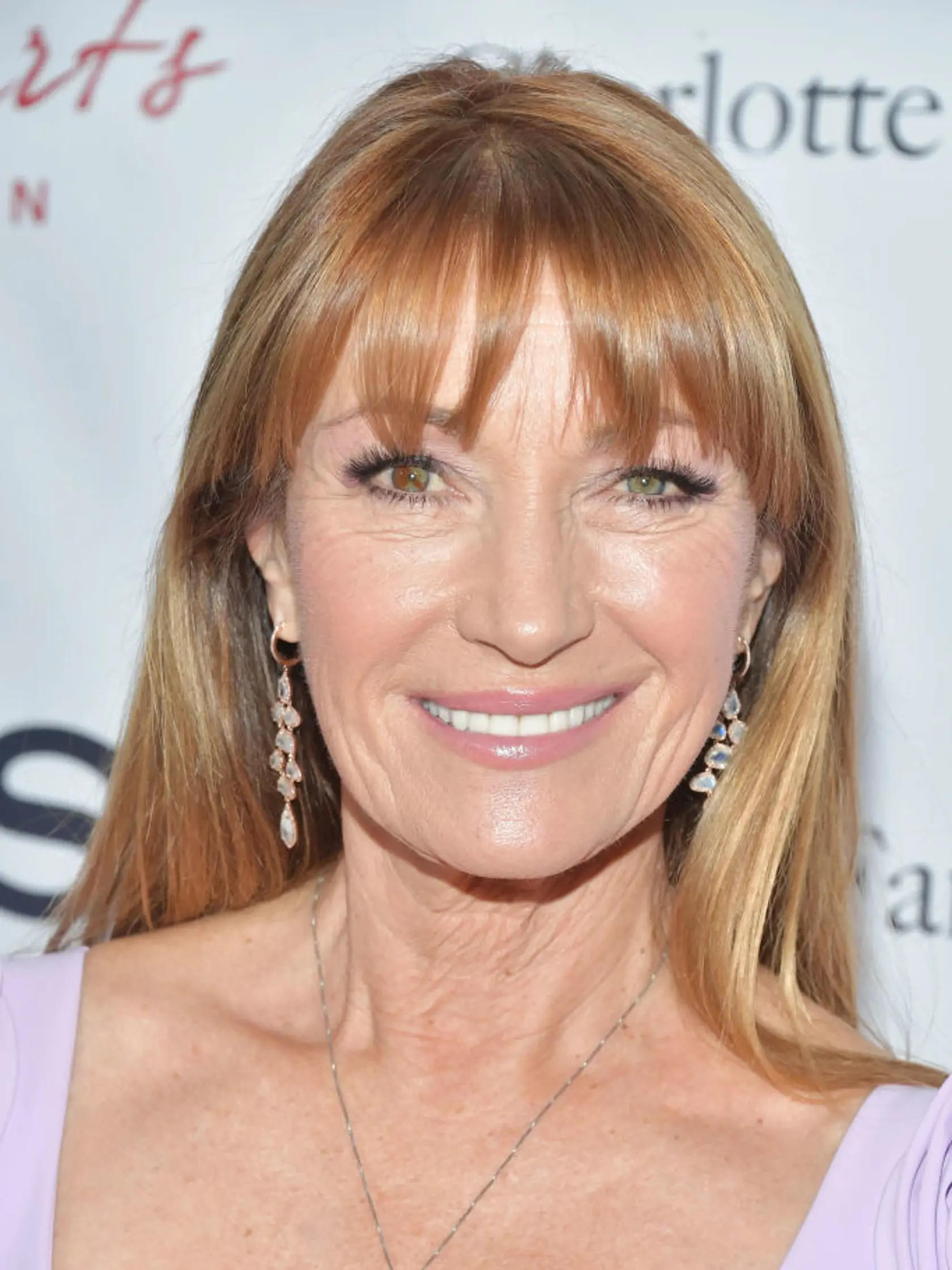 Oči herečky Jane Seymour sa zdajú rovnaké, ale nie sú. Pravé je hnedozelené, ľavé zelené.