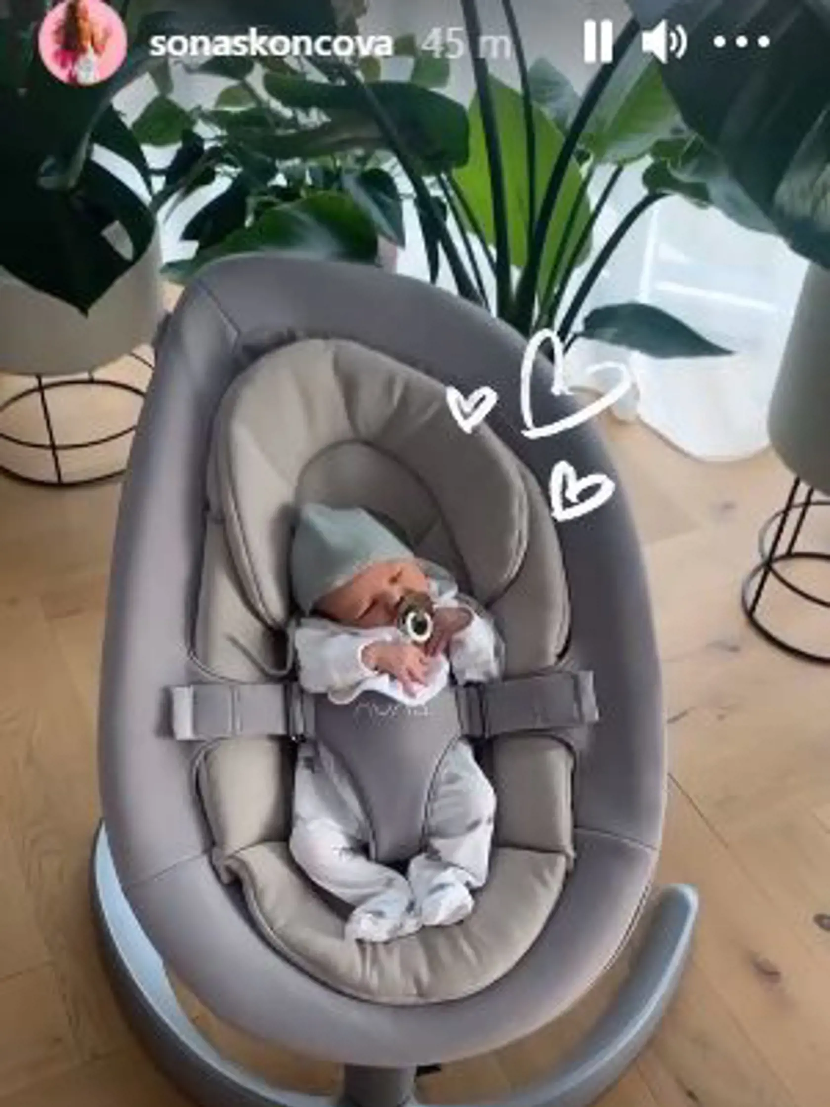 Skoncová hneď po návrate z pôrodnice ukázala malého synčeka Roba.