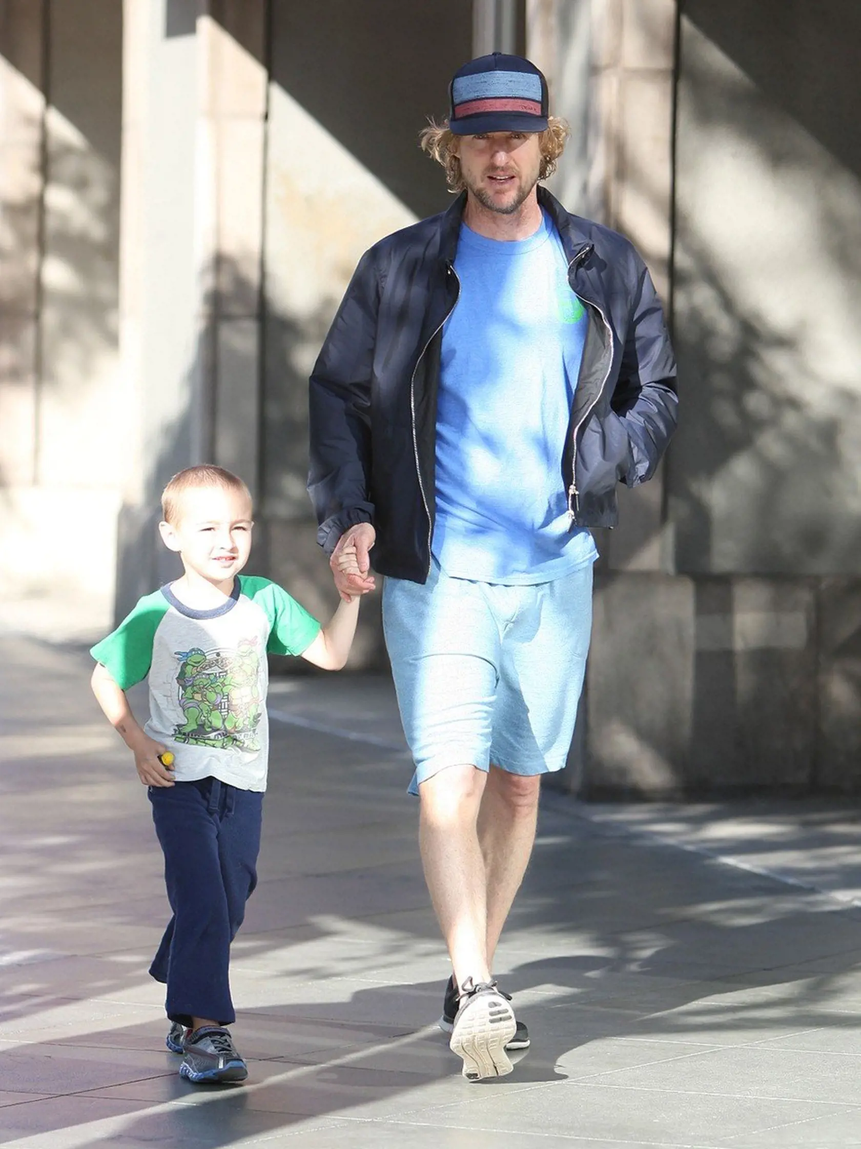 Owen Wilson s prvorodeným synom Robertom na nákupoch.