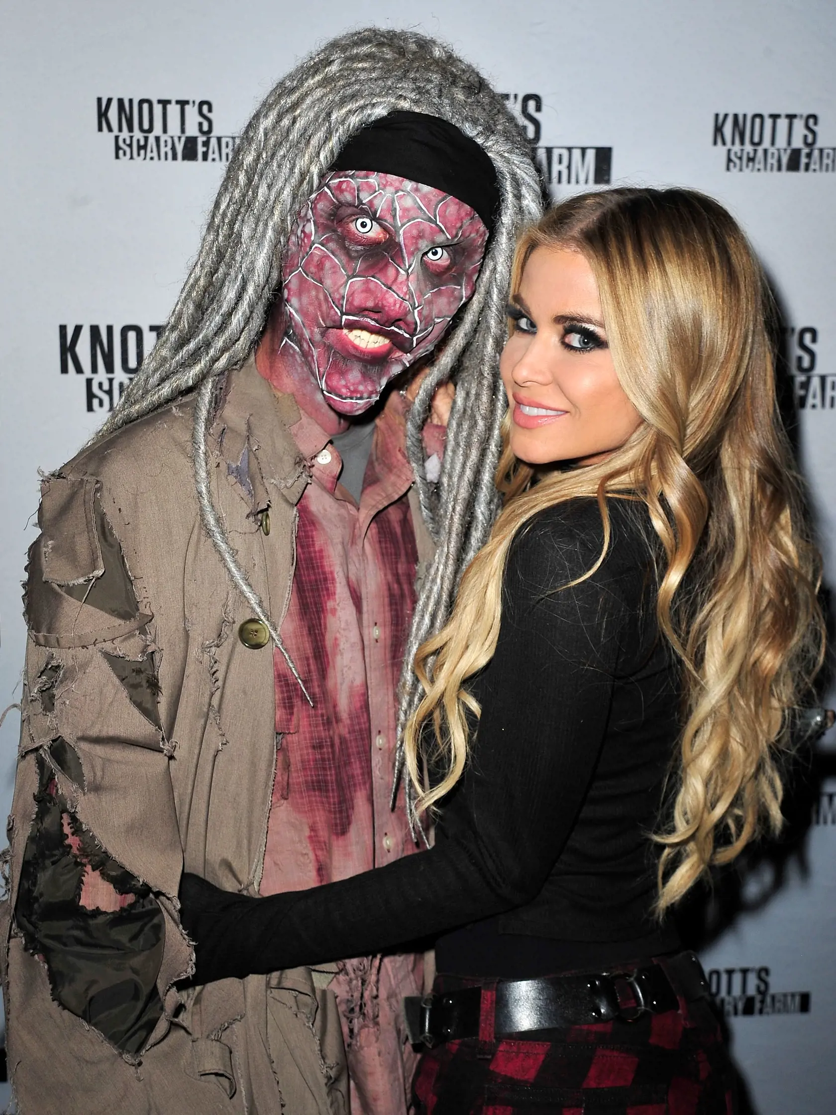 Carmen Electra And Travis Mills Visit Knott's Scary Farm