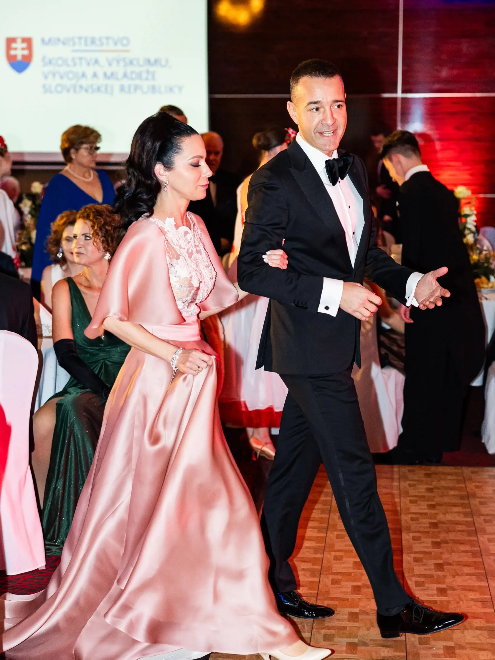 2. ročník univerzitného plesu v Trnave. Minister školstva Tomáš Drucker s manželkou.