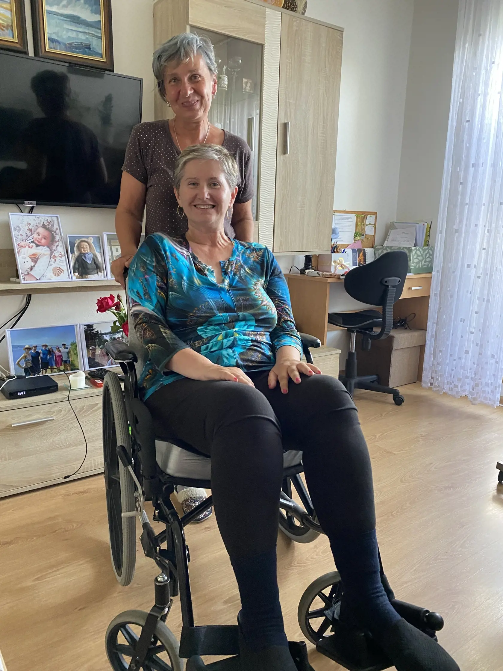 Asistentka Majka (58) má vynikajúcu povahu a cit pre to, čo Ivetka pri svojej chorobe potrebuje. Jej odhodlanie vykonávať takúto ťažkú prácu je obdivuhodné.