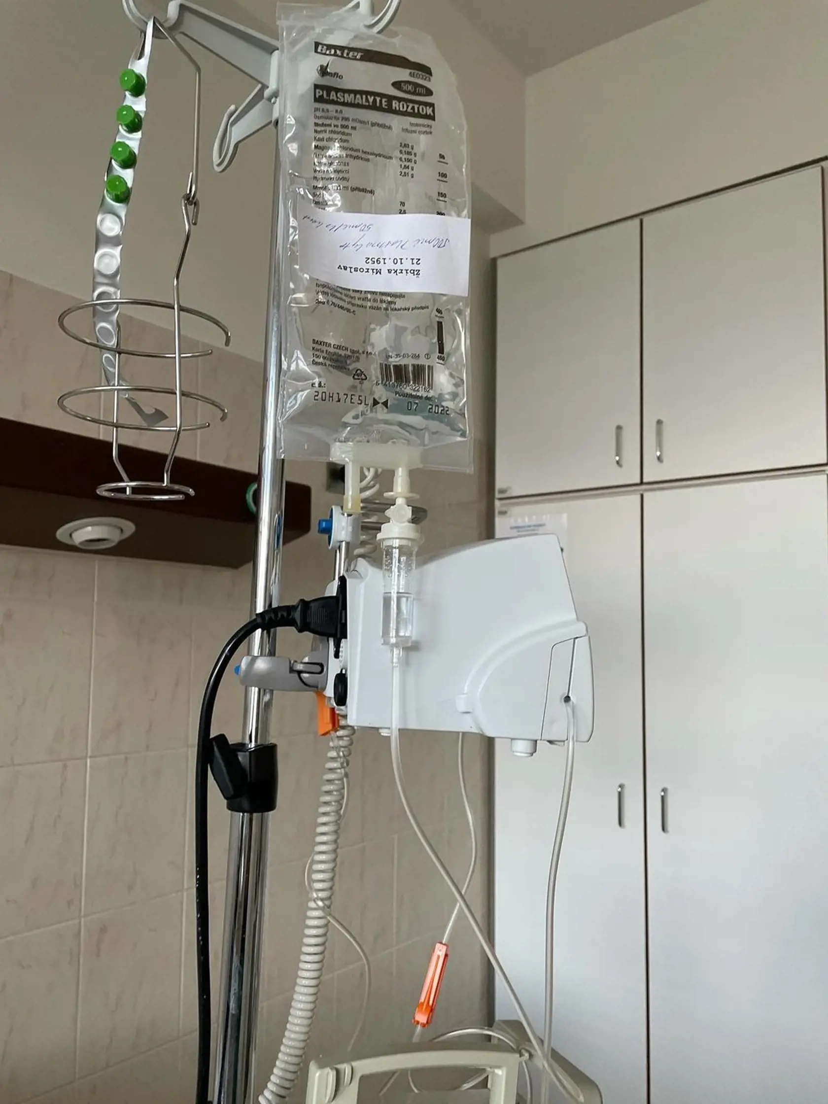 Meky Žbirka zverejnil záber infúzie.