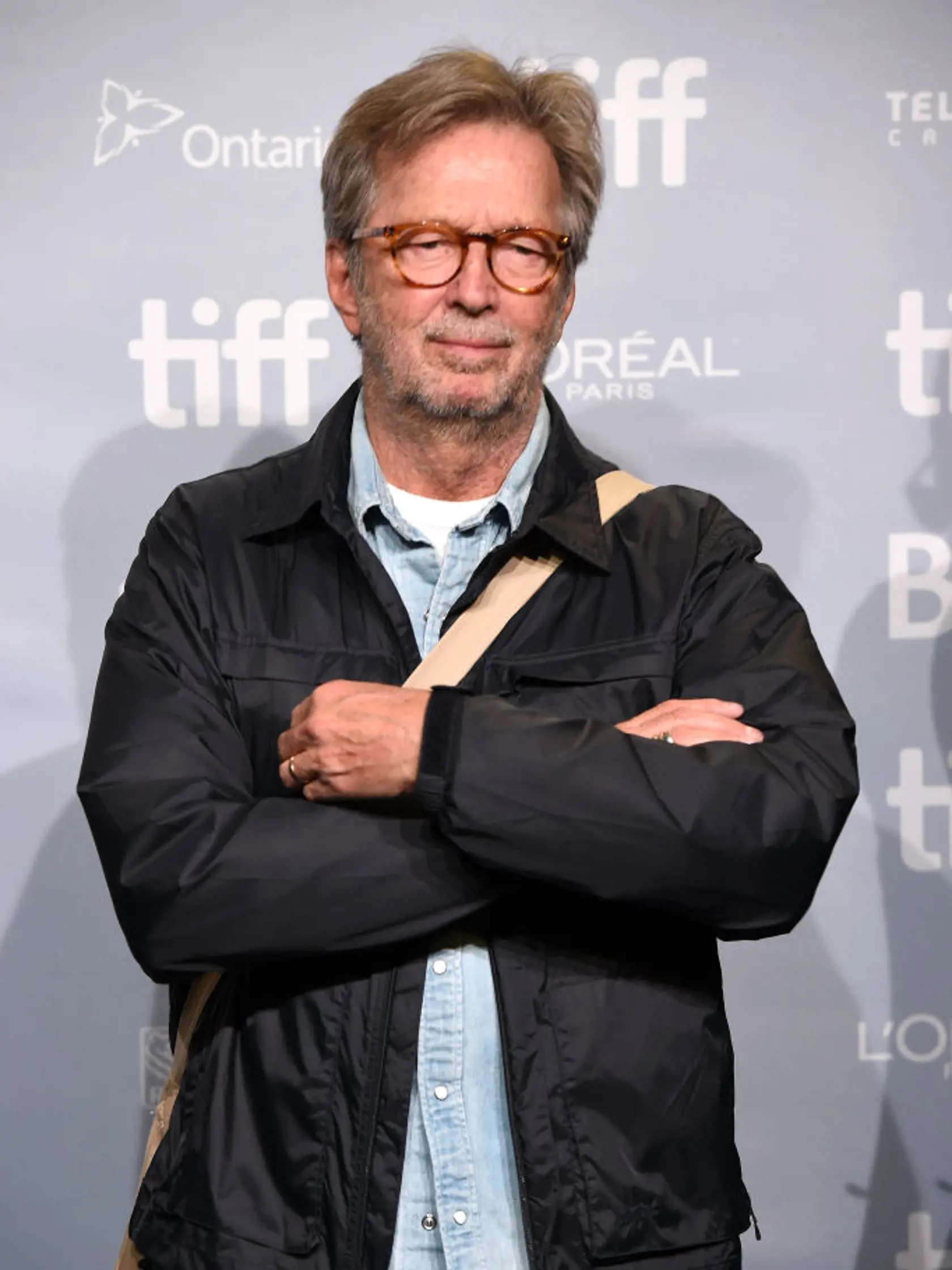 Spevák, skladateľ a gitarista Eric Clapton si myslel, že dedko a babka sú jeho rodičia a jeho matka, ktorá ho porodila v 16 rokoch, je jeho sestra.