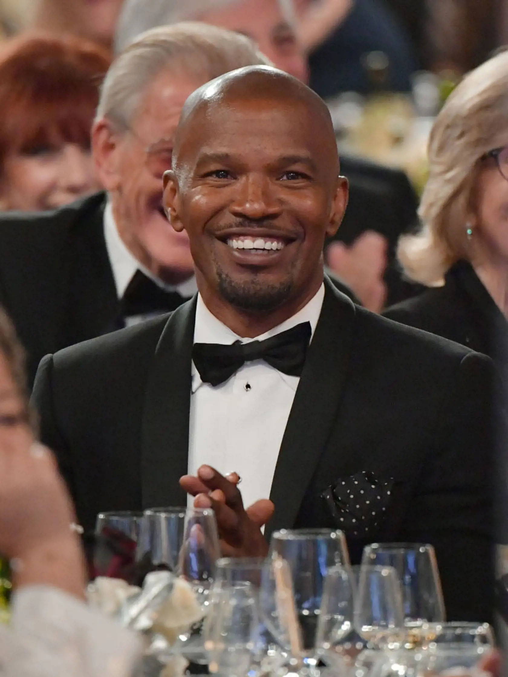 Oscarový herec Jamie Foxx sa narodil ako Eric Marlon Bishop príliš mladým rodičom, ktorí sa zakrátko rozišli. Sedemmesačného chlapčeka si nakoniec osvojili adoptívni rodičia jeho matky.