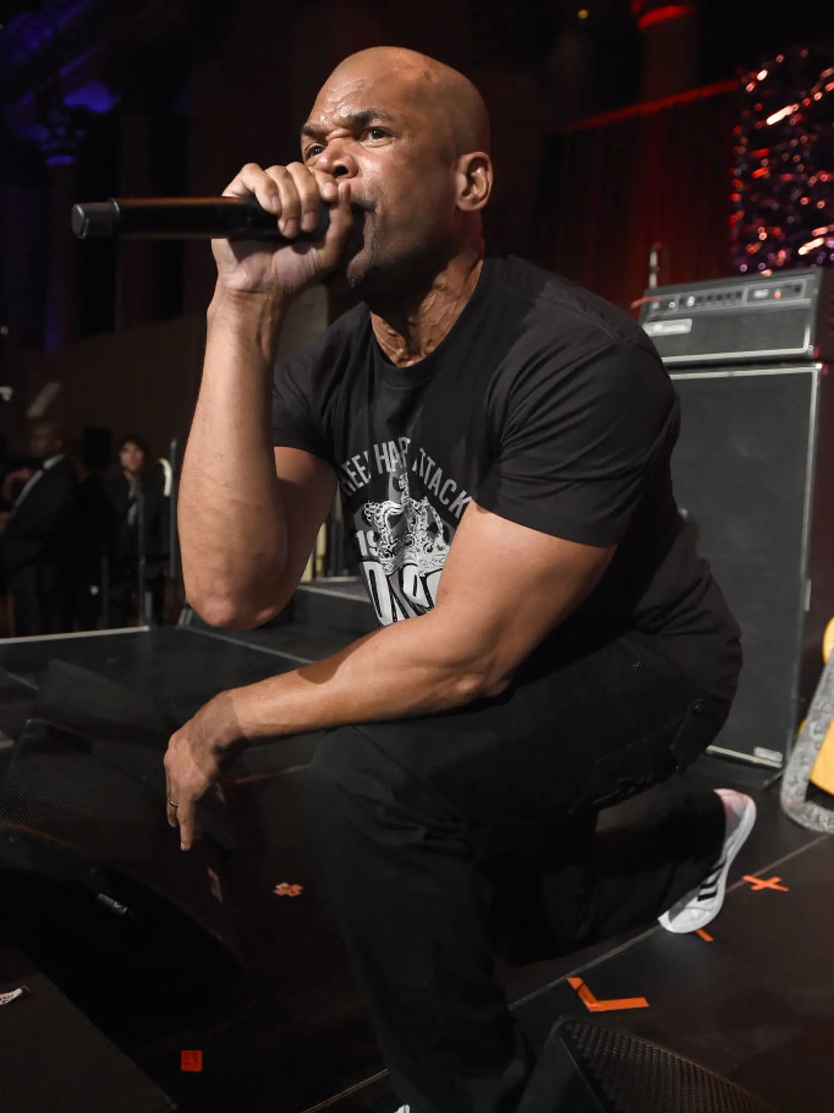 Raper D.M.C., celým menom Darryl McDaniels, bol adoptovaný v útlom veku, ale pravdu sa dozvedel, až keď mal 35 rokov.

