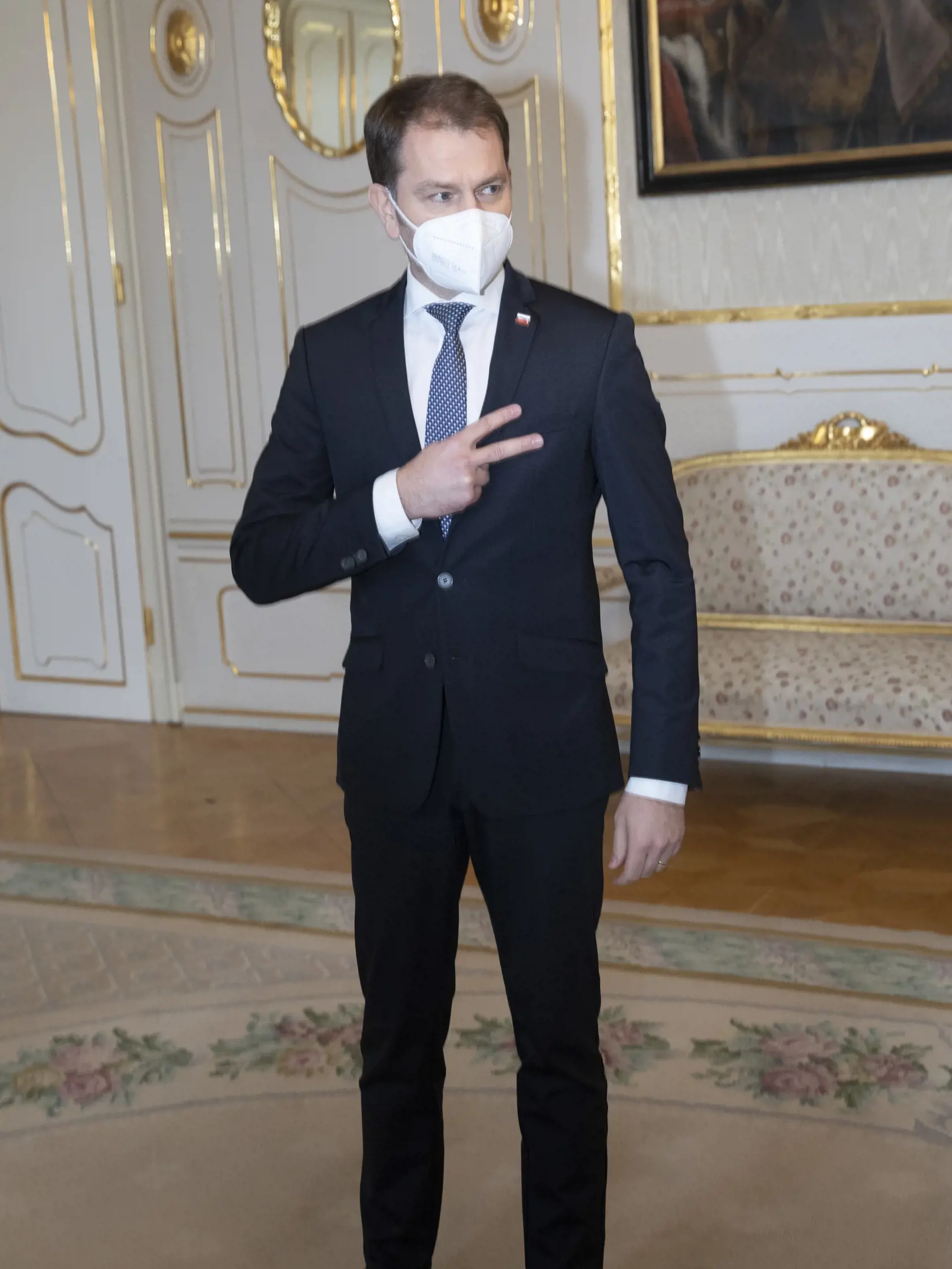 Premiér Igor Matovič prichádza do prezidentského paláca oznámiť riešenie koaličnej krízy.
Na obr.: Igor Matovič a prezidentka Zuzana Čaputová