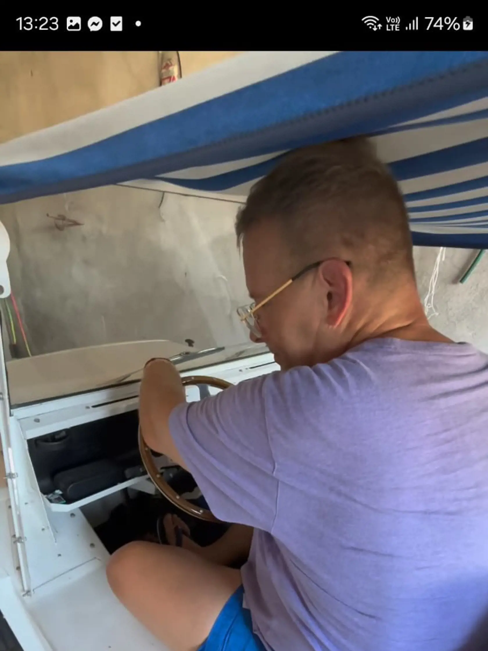 Zábery Borisa Kollára z vtipného videa.