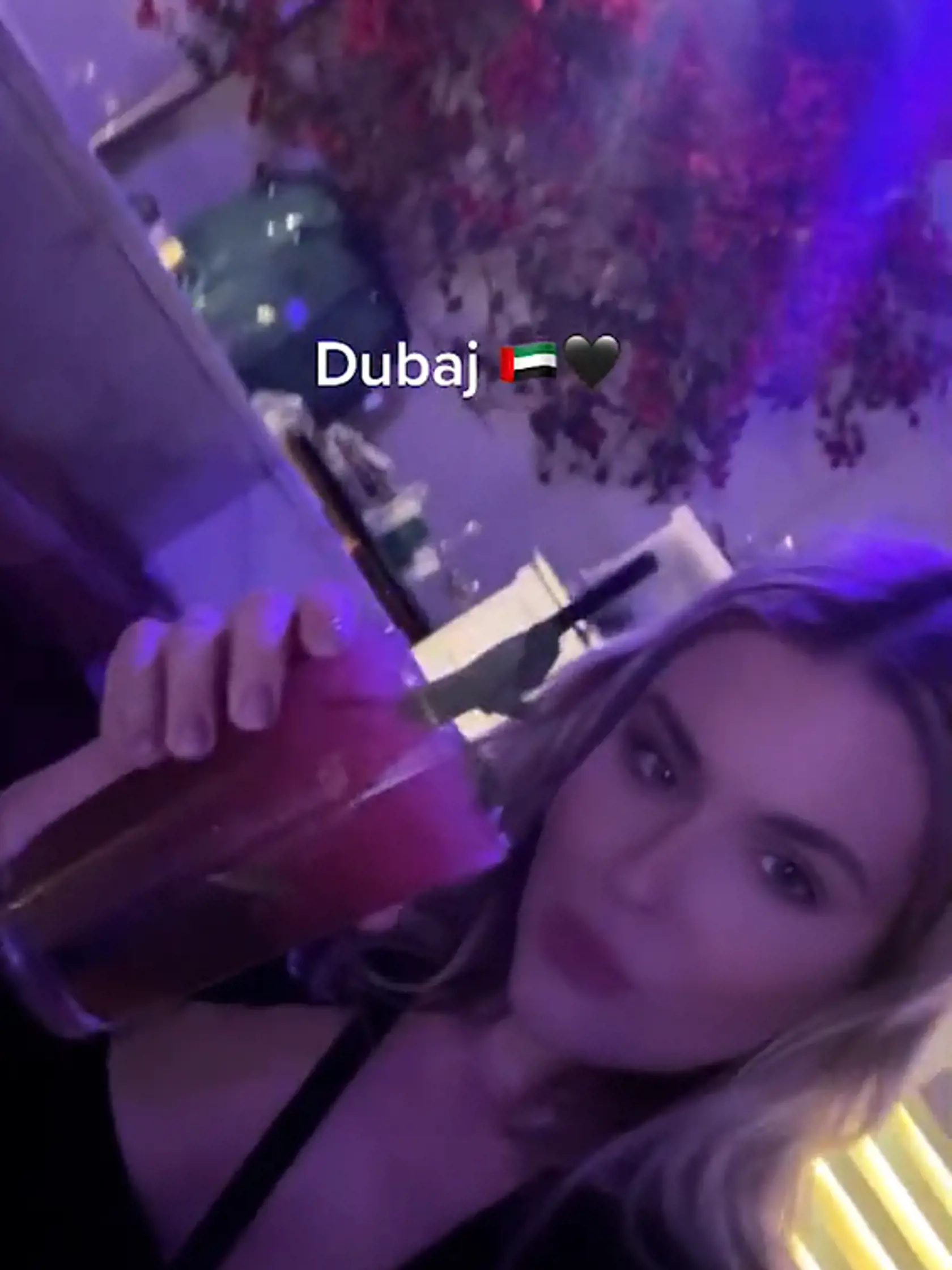 Asistentka Miroslava Žiaka Laura sa s obľubou chváli tým, že si život užíva plnými dúškami...
