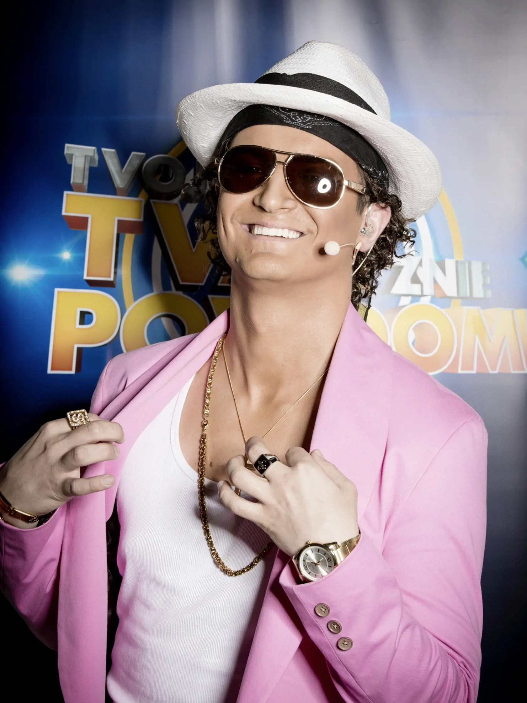 Vanessa Ostrochovská
vs Viktor Vincze –
Uptown Funk (Bruno Mars)