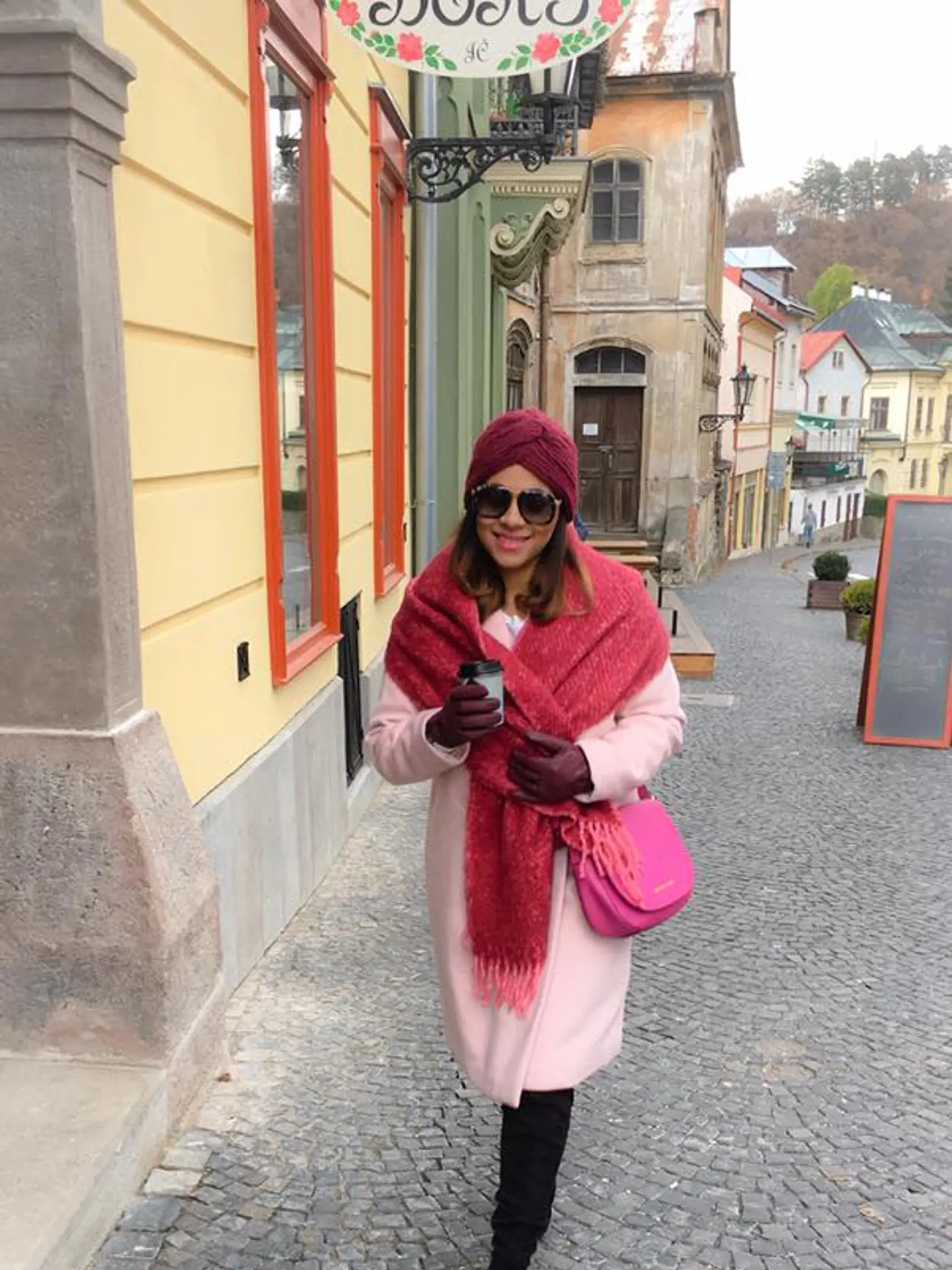 Áno, sú tu státisíce ľudí,“ napísala pred dvoma rokmi na facebooku. „Ale nemám im čo dať, lebo netvorím a možno ten priestor využije niekto lepšie. Keď si to niekto bude chcieť veľmi zobrať, môže to spravovať ako fanpage, ale už bezo mňa, mne sa už nechce.  