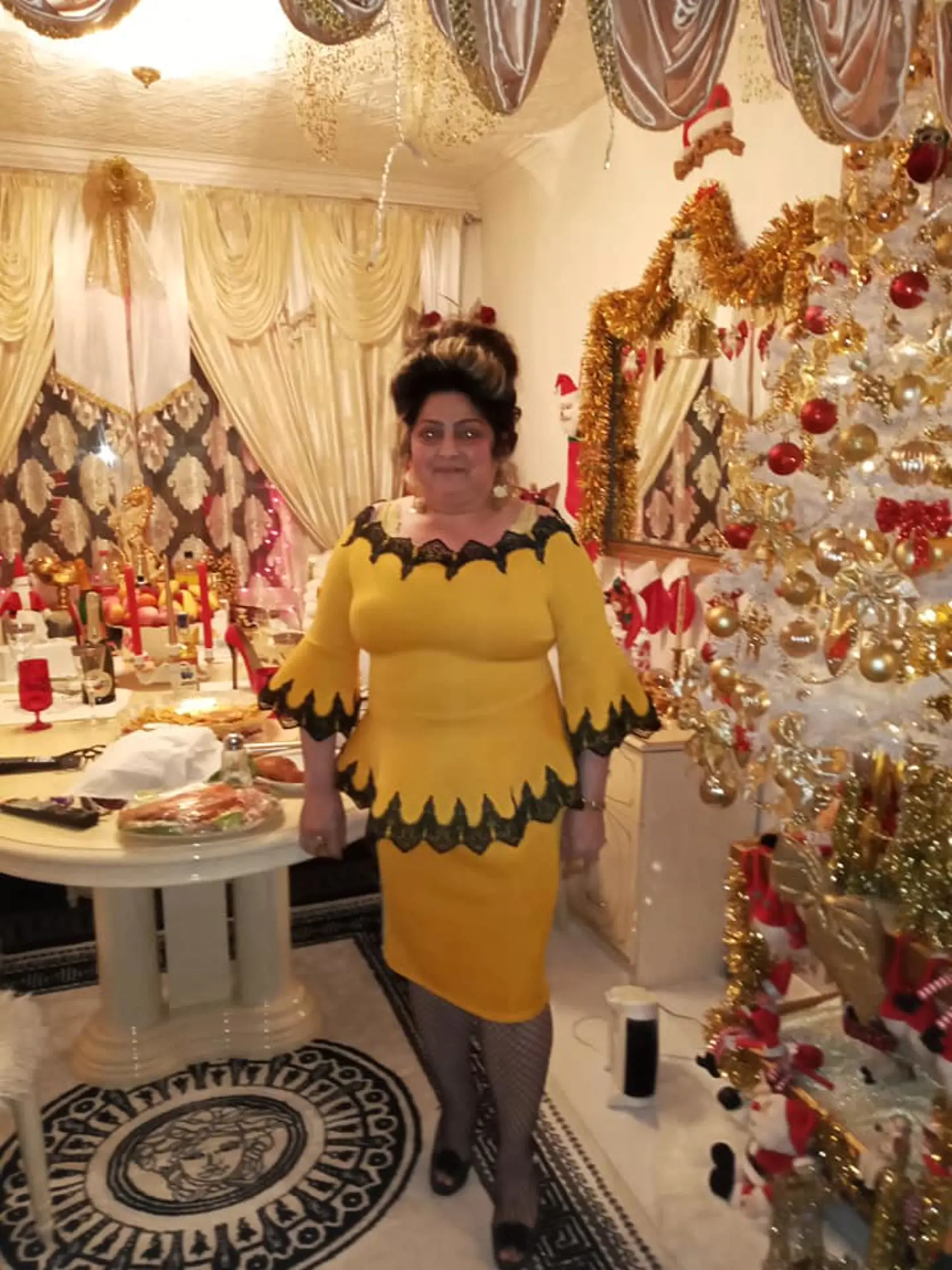 Rodina zosnulej Prešovčanky Zlatice Balážovej (†53), ktorú volali Ťumy, a ktorá dlhodobo žije v Anglicku, si na Vianoce potrpí na bohatú gýčovú výzdobu.