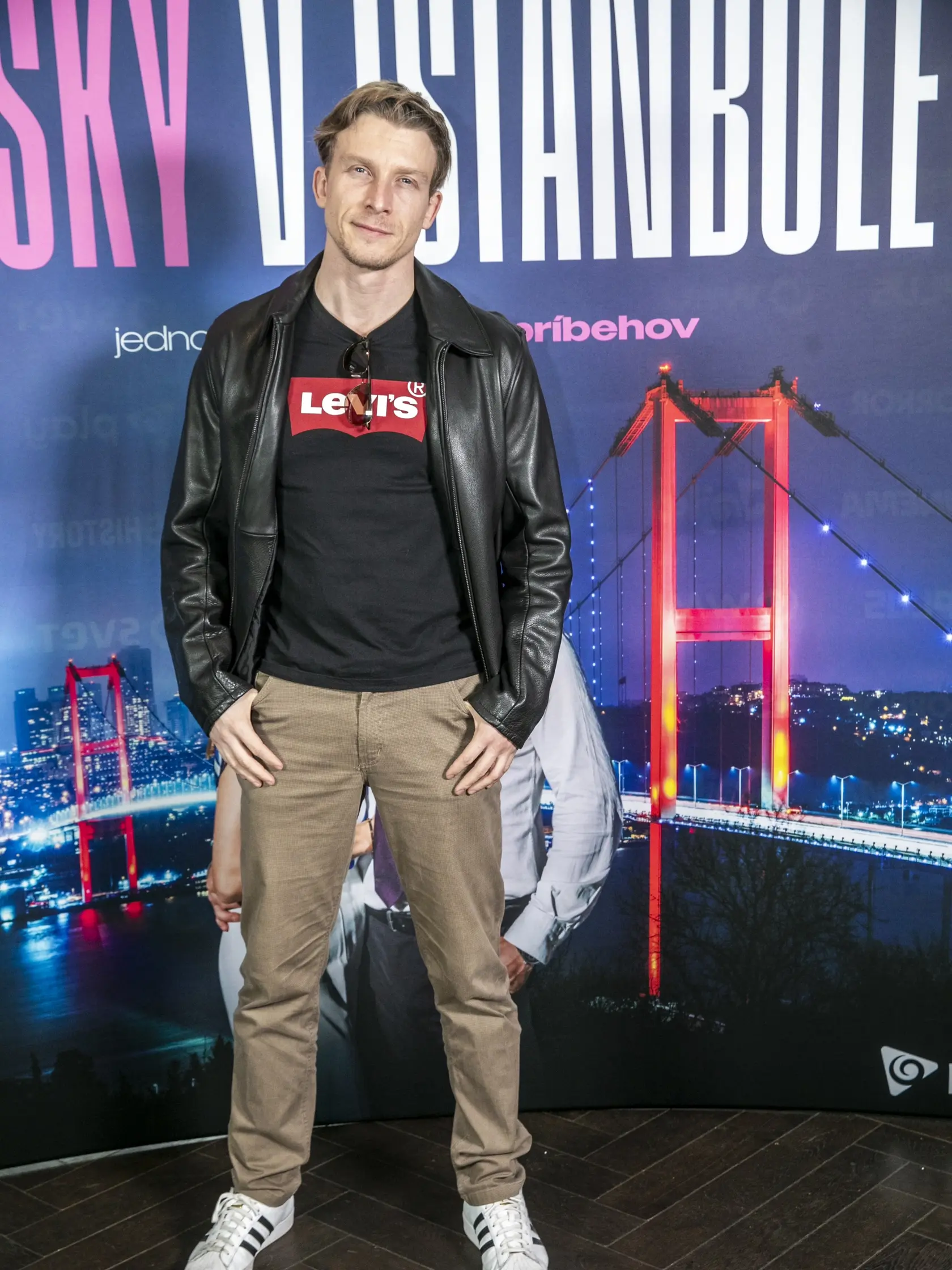  Na snímke je prezentácia nového televízneho seriálu Lásky v Istanbule, ktorá sa uskutočnila v bratislavskom podniku Nox. Na fotke je slovenský herec Juraj Bača.