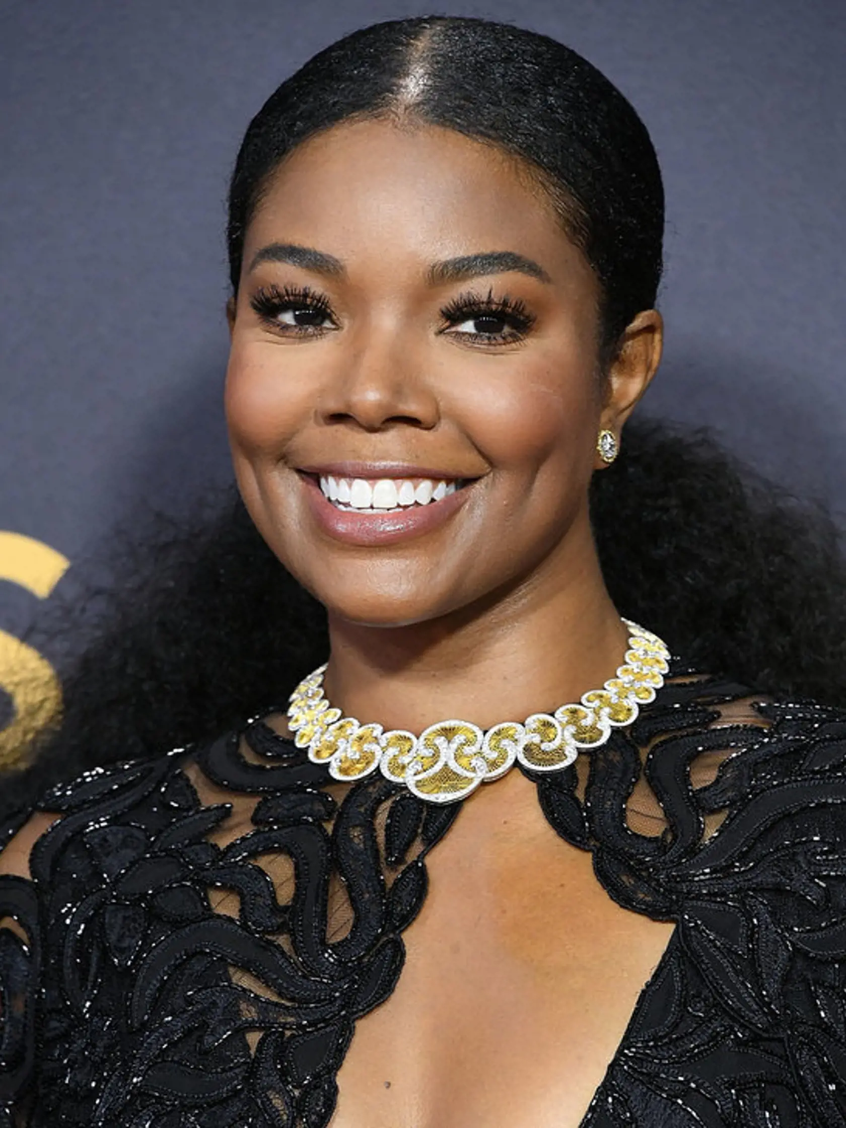 Gabrielle Union vo svojej knihe opísala, že prekonala okolo 8 potratov. Na niekoľko rokov sa jej telo stalo "zajatcom" a snažila sa otehotnieť, ale nedarilo sa jej to. 