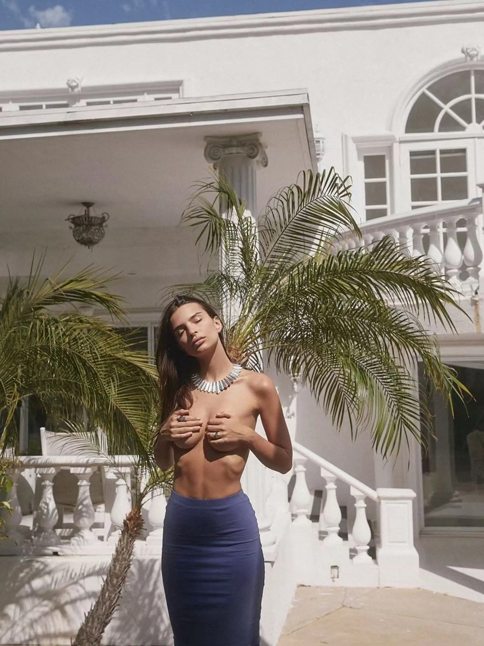 Niektoré sa naopak rady ukazujú. Emily Ratajkowski