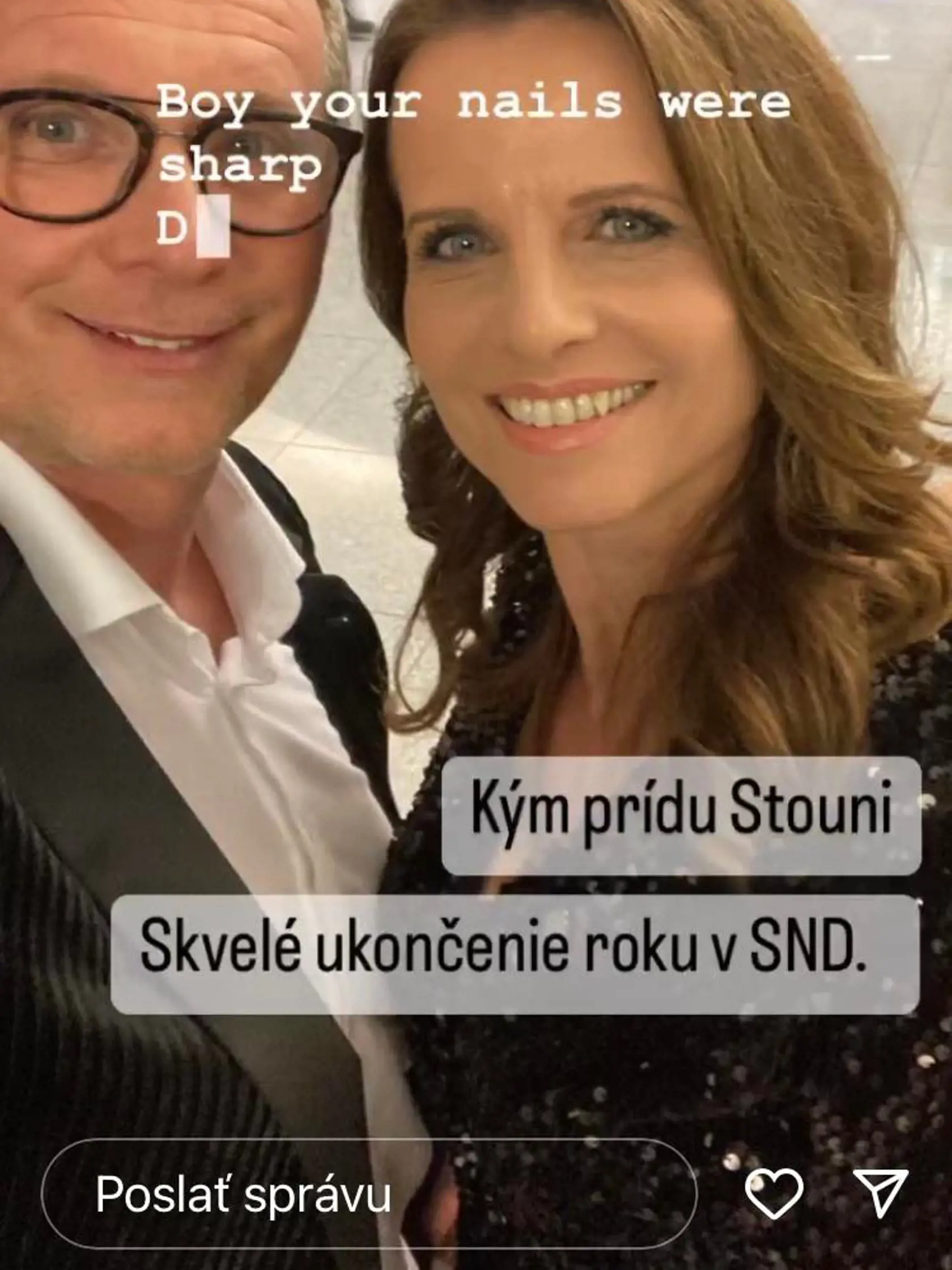Silvester celebrít: Na snímke moderátor Vlado Voštinár s manželkou. Dvojica si na sklonku minulého roka užila divadelné predstavenie.