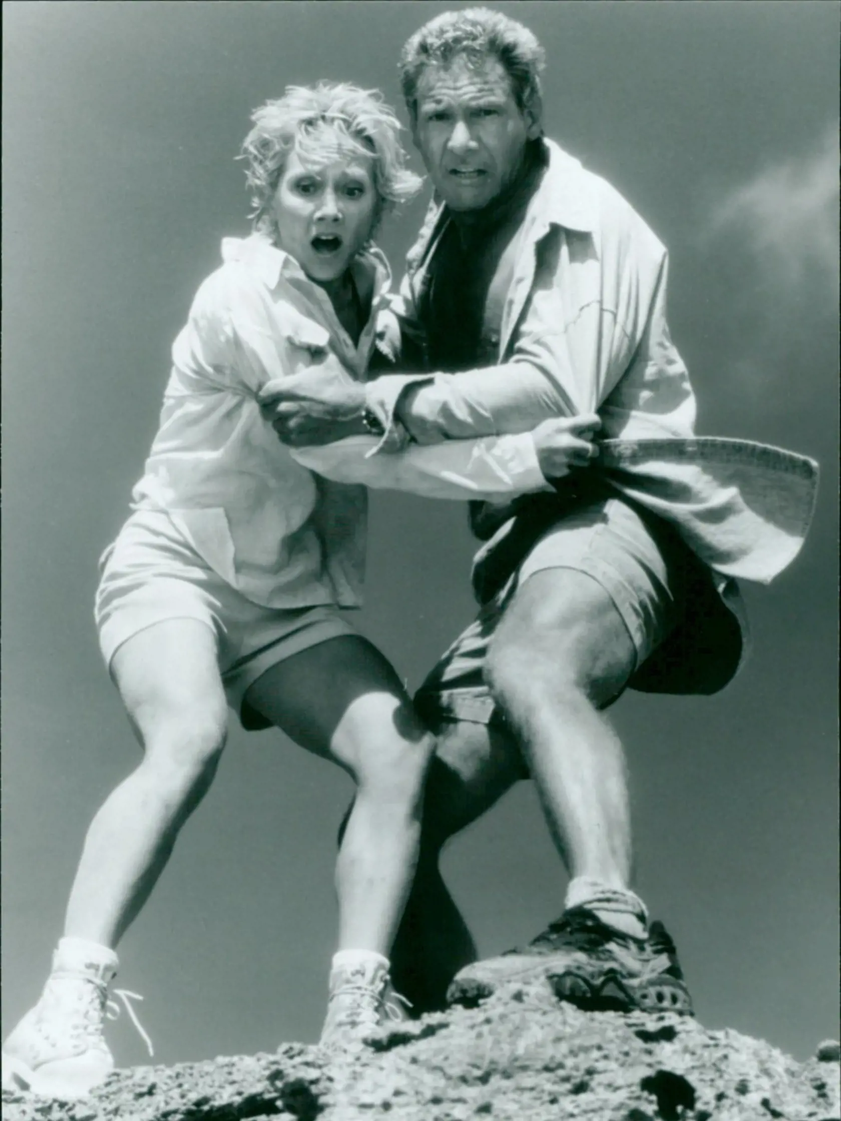 Anne Heche spolu s Harrisonom Fordom vo filme Šesť dní, sedem nocí (1998).