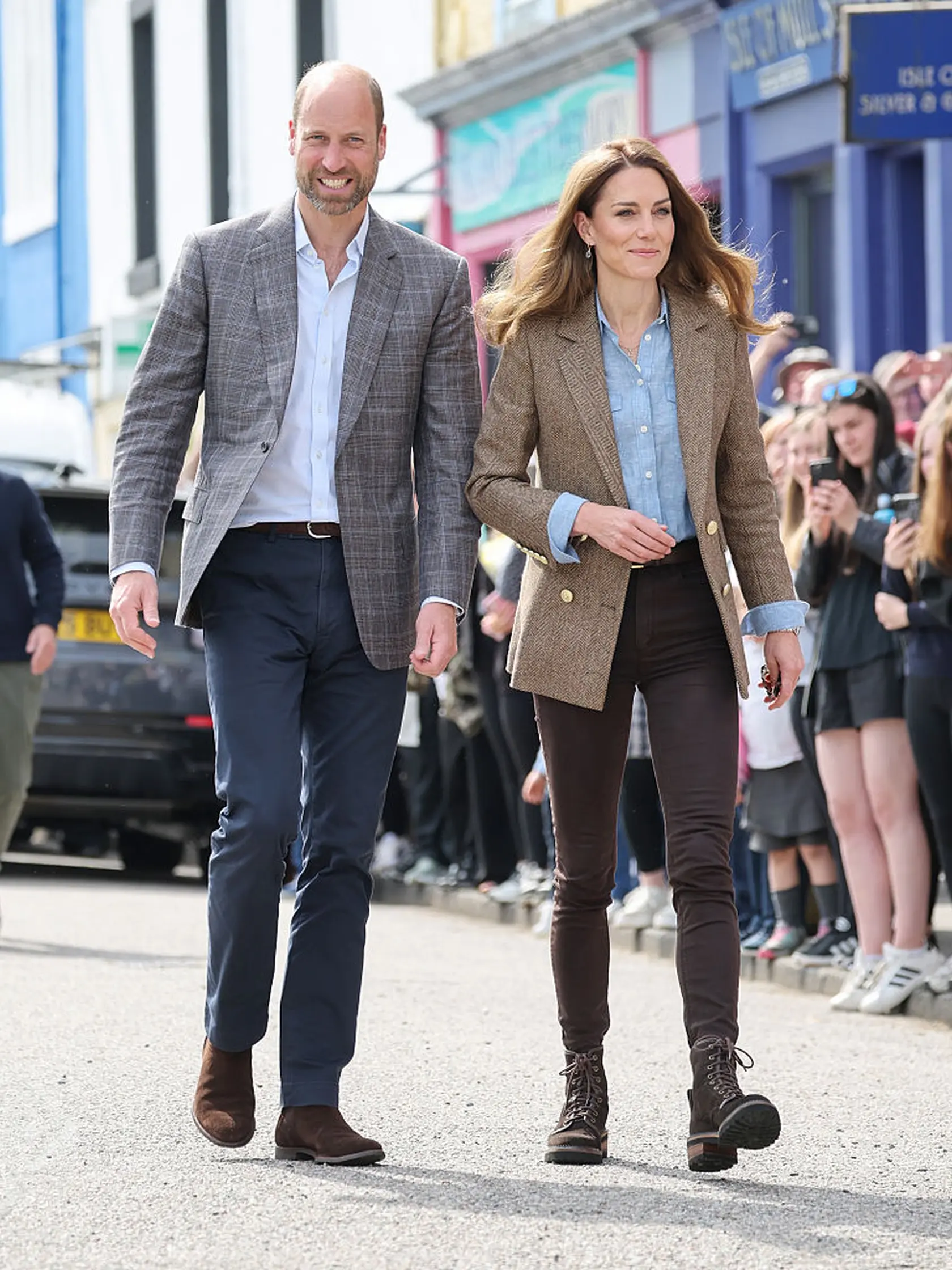 Princ William a princezná Kate sa vrátili na výročie svadby do Škótska, kde sa pred vyše 20 rokmi stretli ako študenti. Opäť to medzi nimi zaiskrilo.