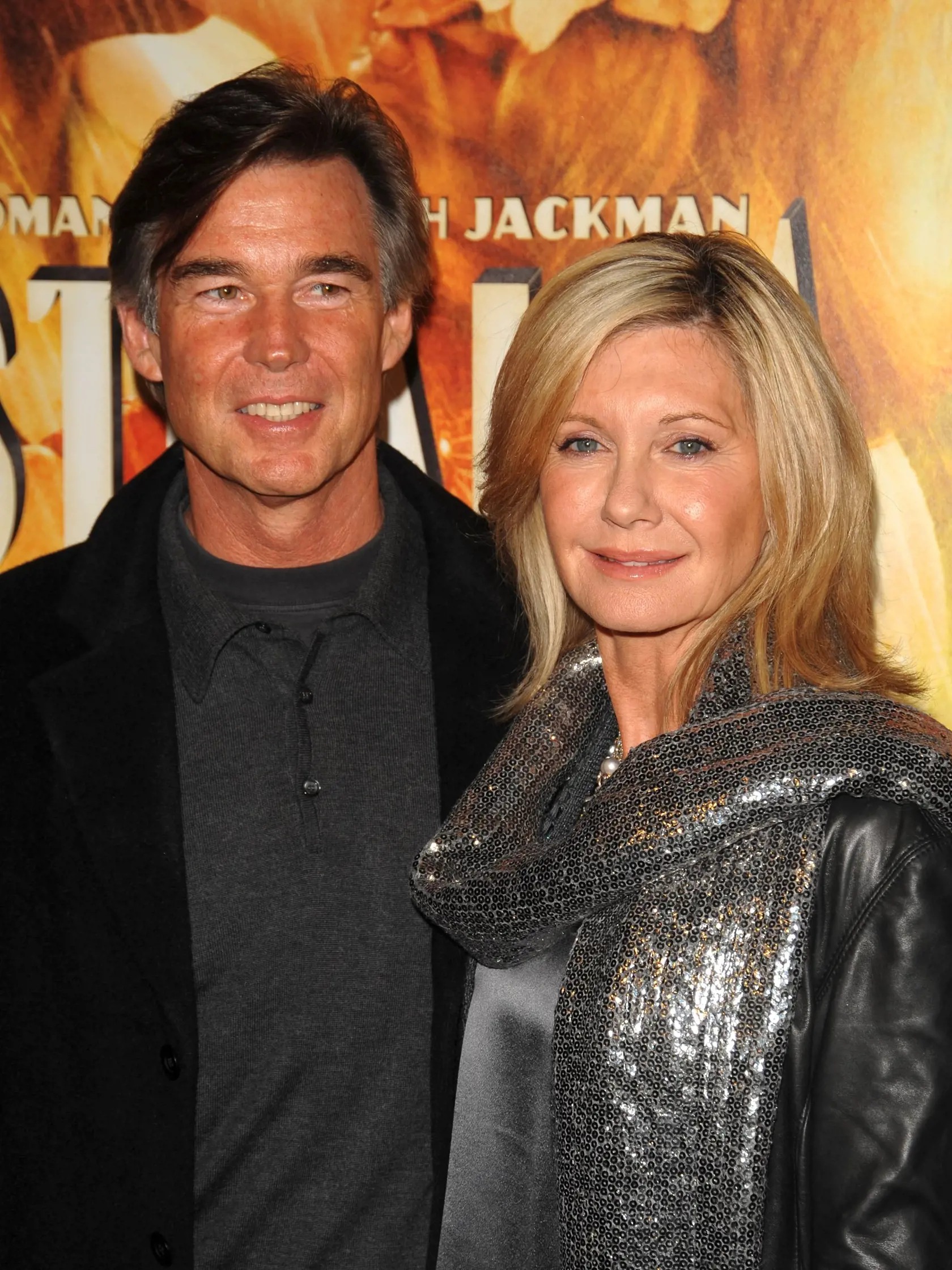 Austrálska herečka a speváčka Olivia Newton John s manželom Johnom Easterlingom na premiére filmu Austrália v New Yorku 24. novembra 2008
