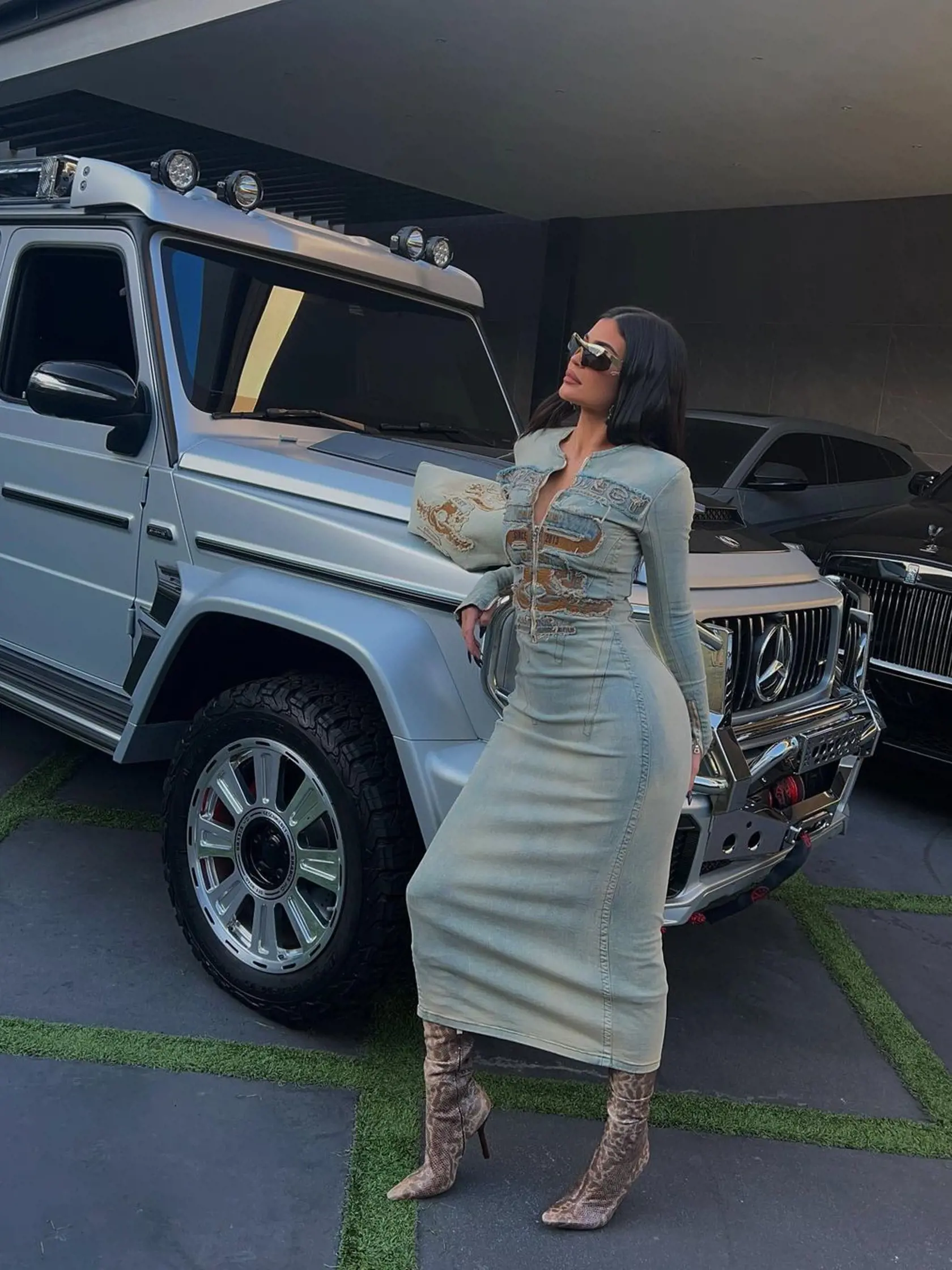 Kylie rovnako ako všetky Kardashianky uprednostňuje sexi kúsky v šatníku.